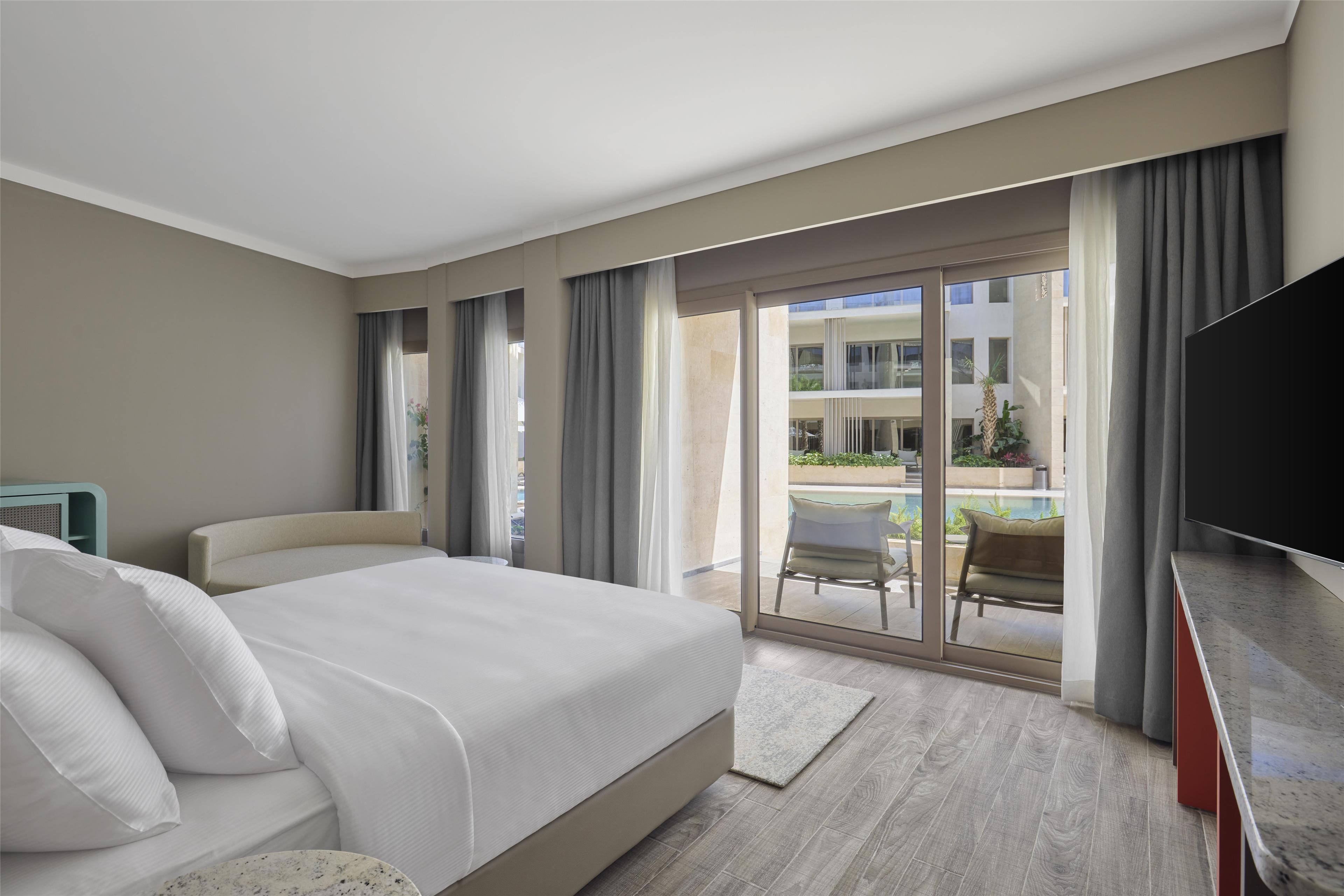 Double Deluxe Pool View