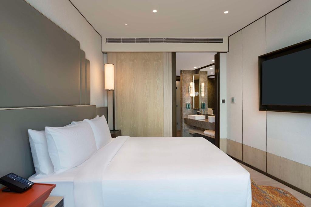 Double Executive King Bed