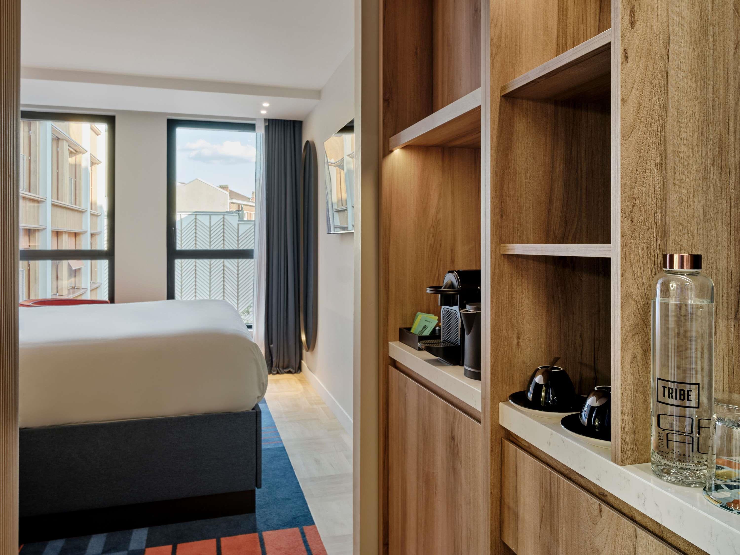 Double Queen Size Bed