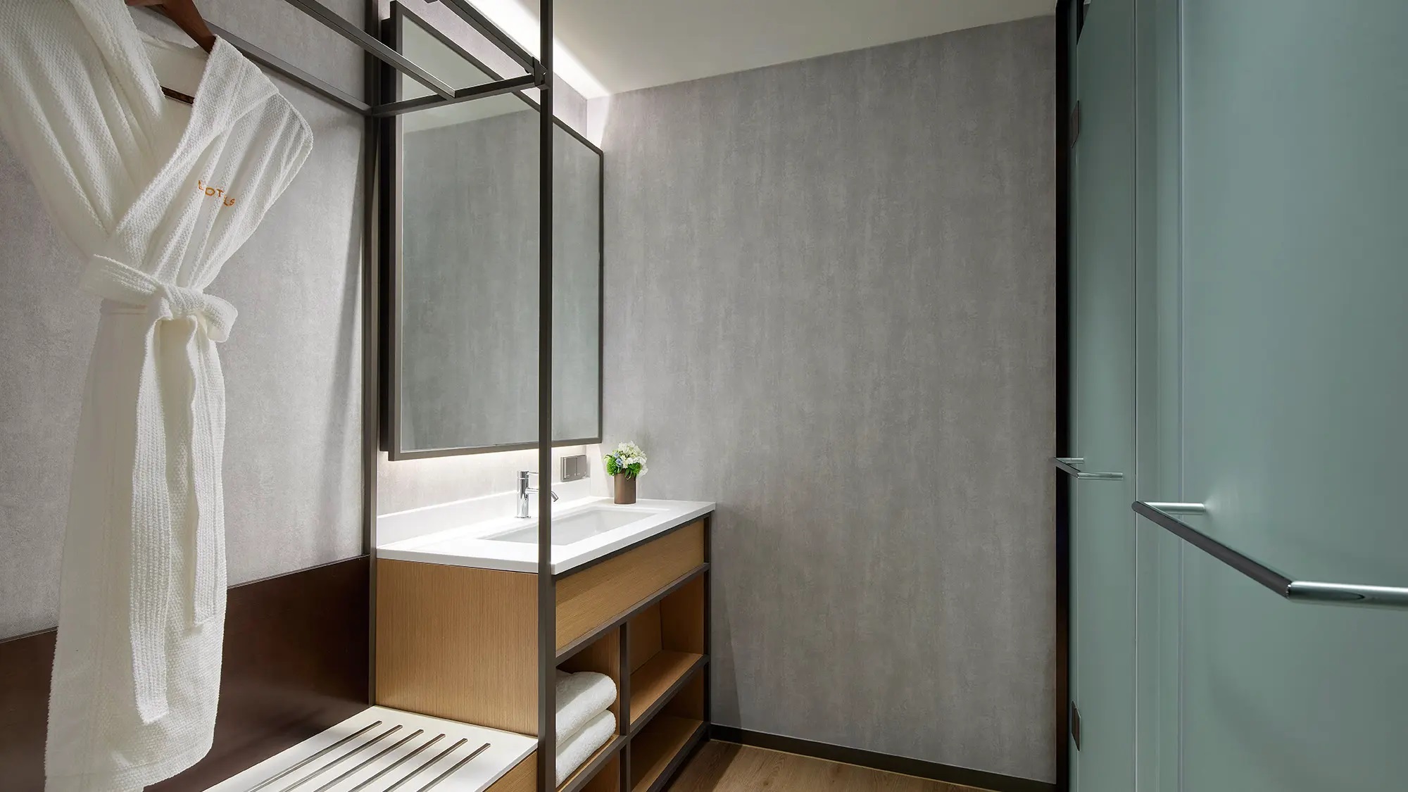 Double Queen Size Bed