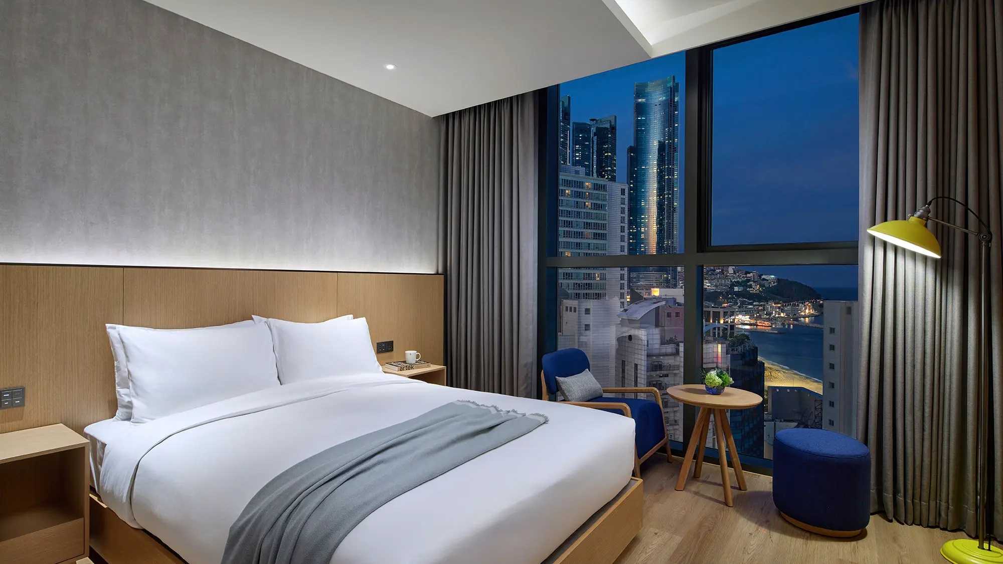 Double Queen Size Bed