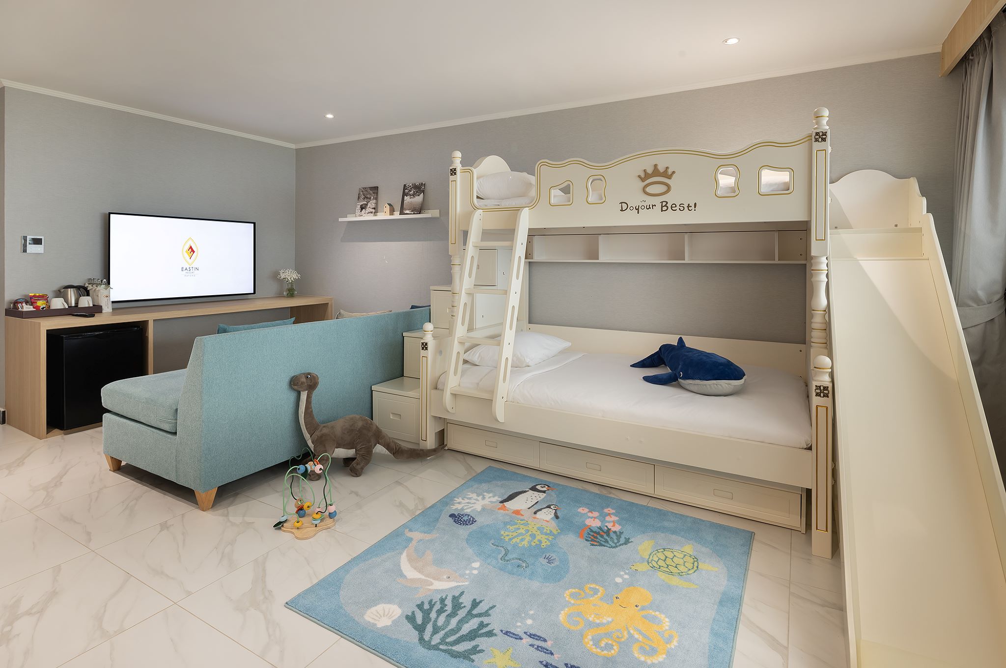 Family Room Deluxe Sea View