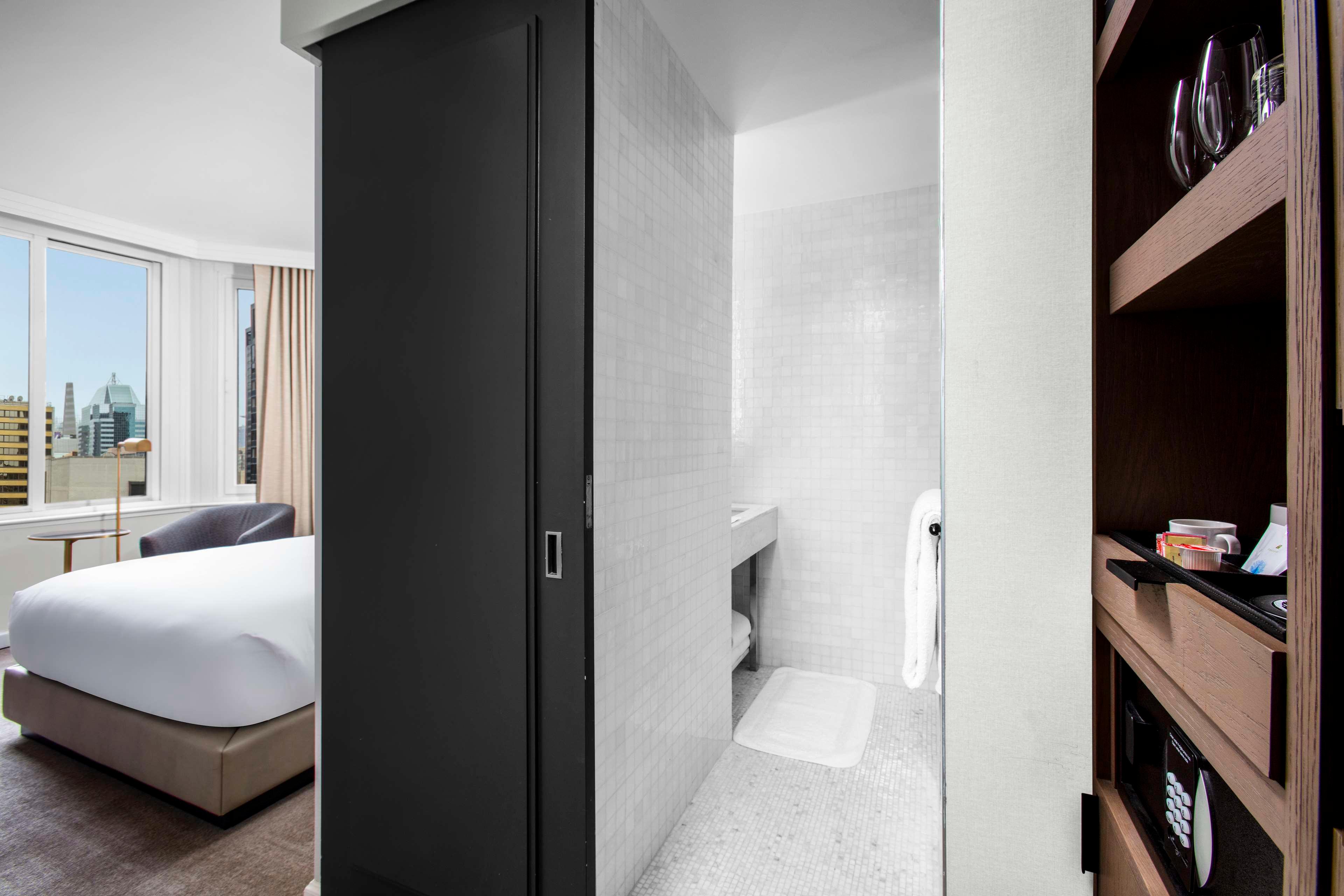 Double Deluxe Queen Bed