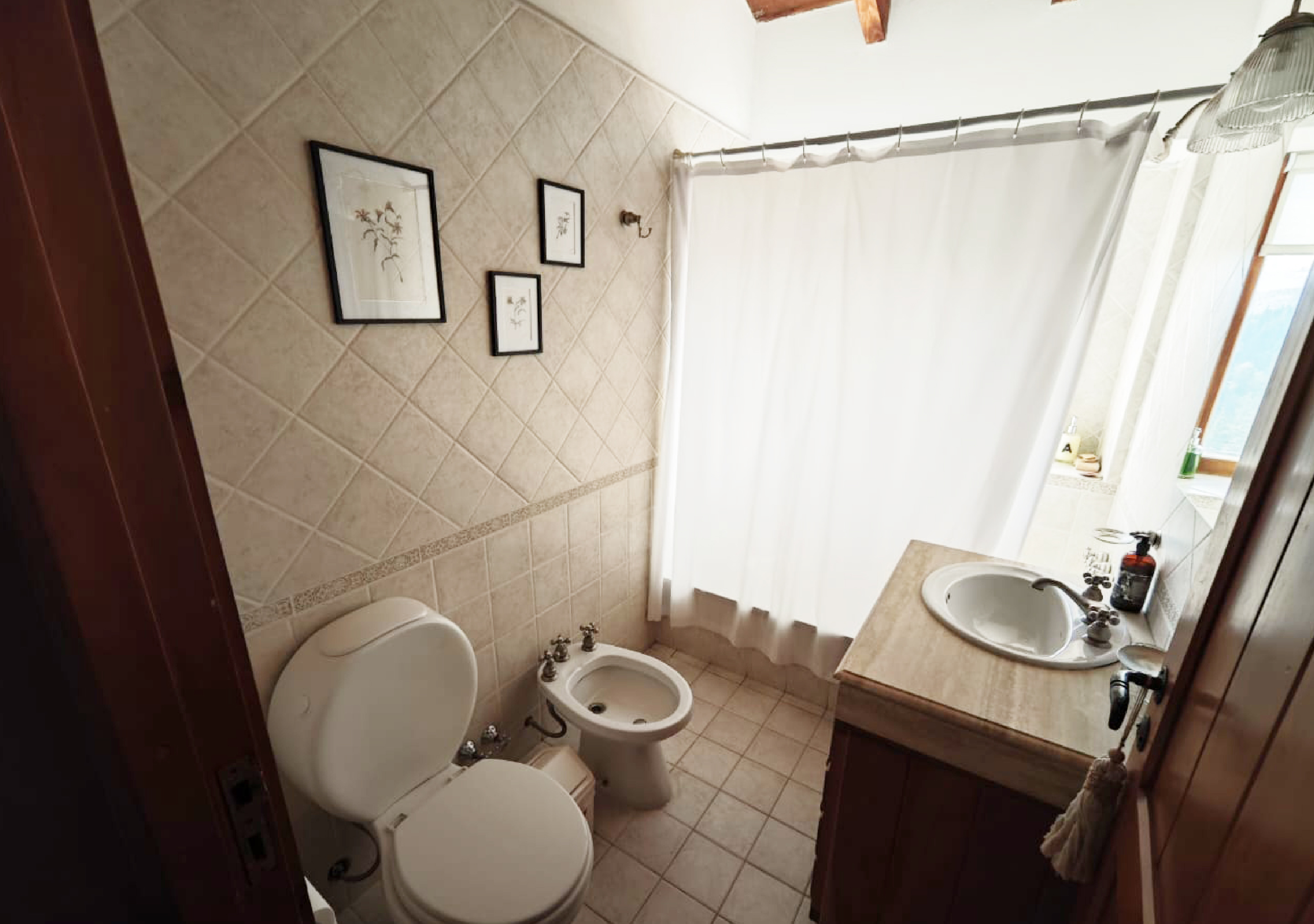 Apartment Three Bedrooms Two Bathrooms