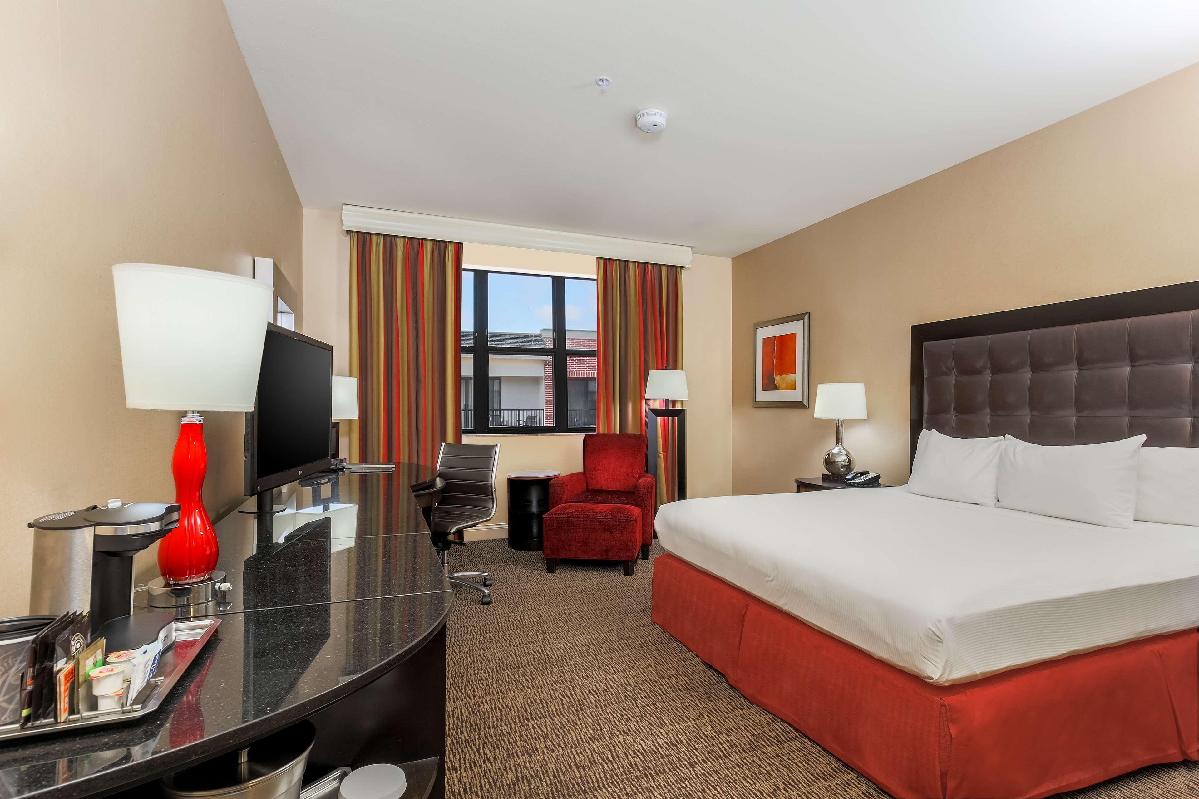 Double Deluxe King Bed