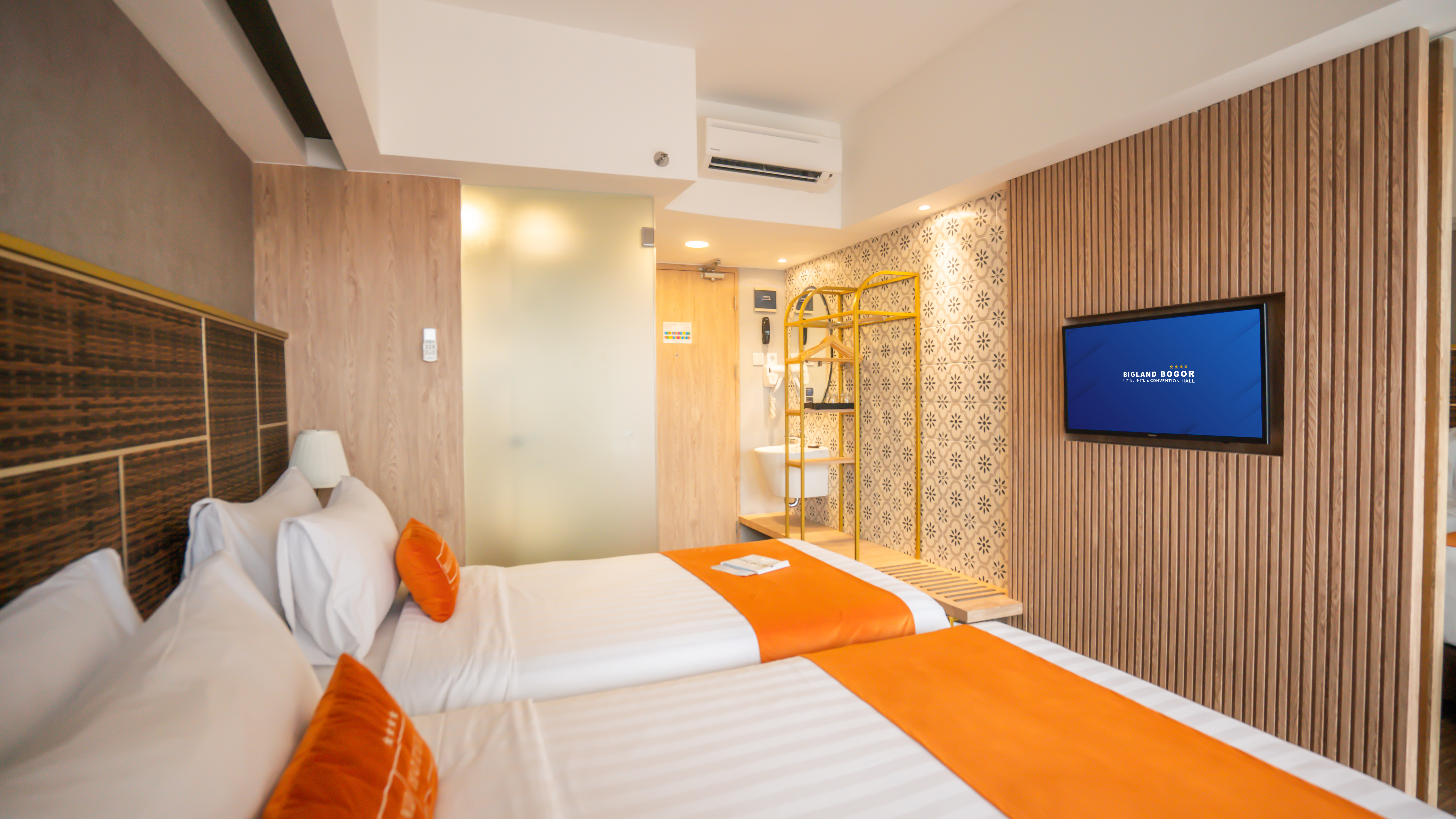 Twin Deluxe with Balcony