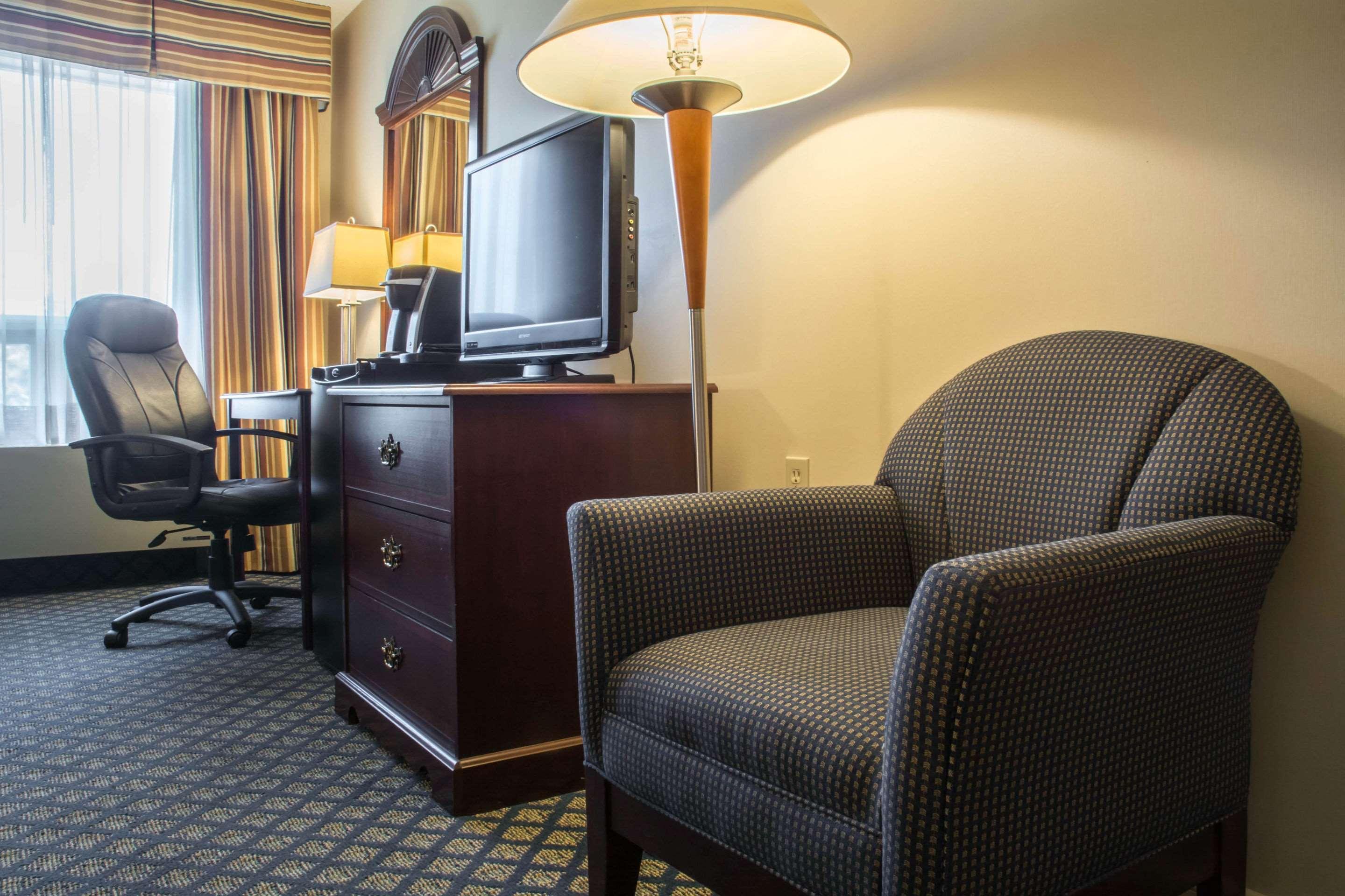 Double Two Queen Beds Non Smoking