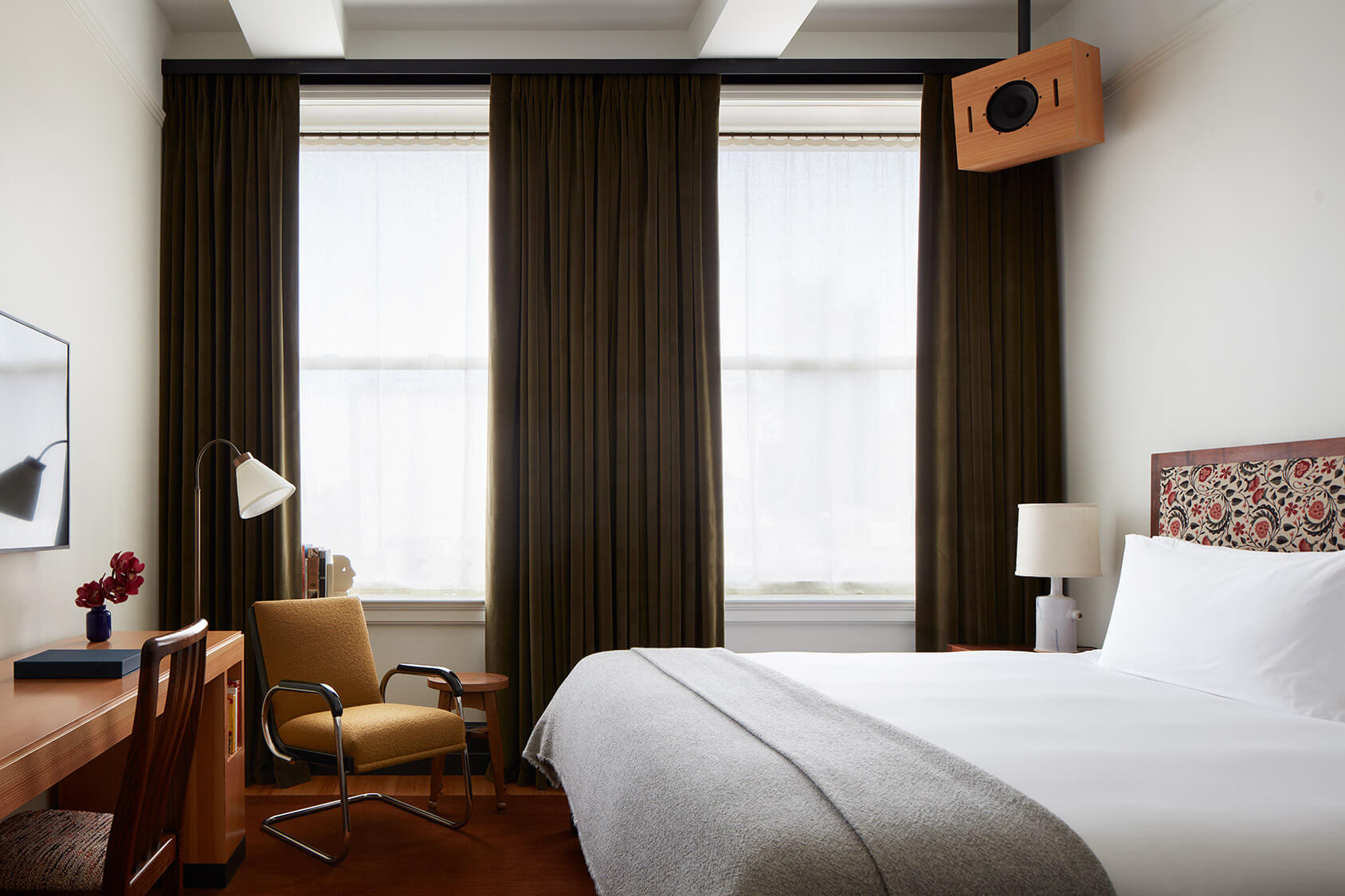 Studio King Size Bed