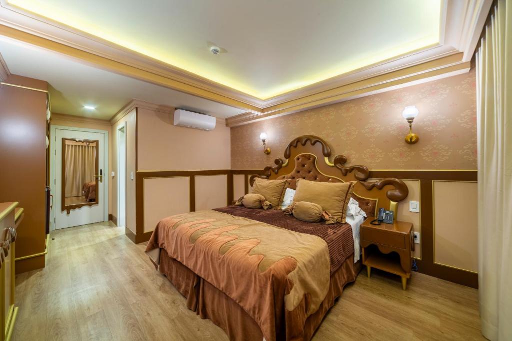 Triple Deluxe Two Beds