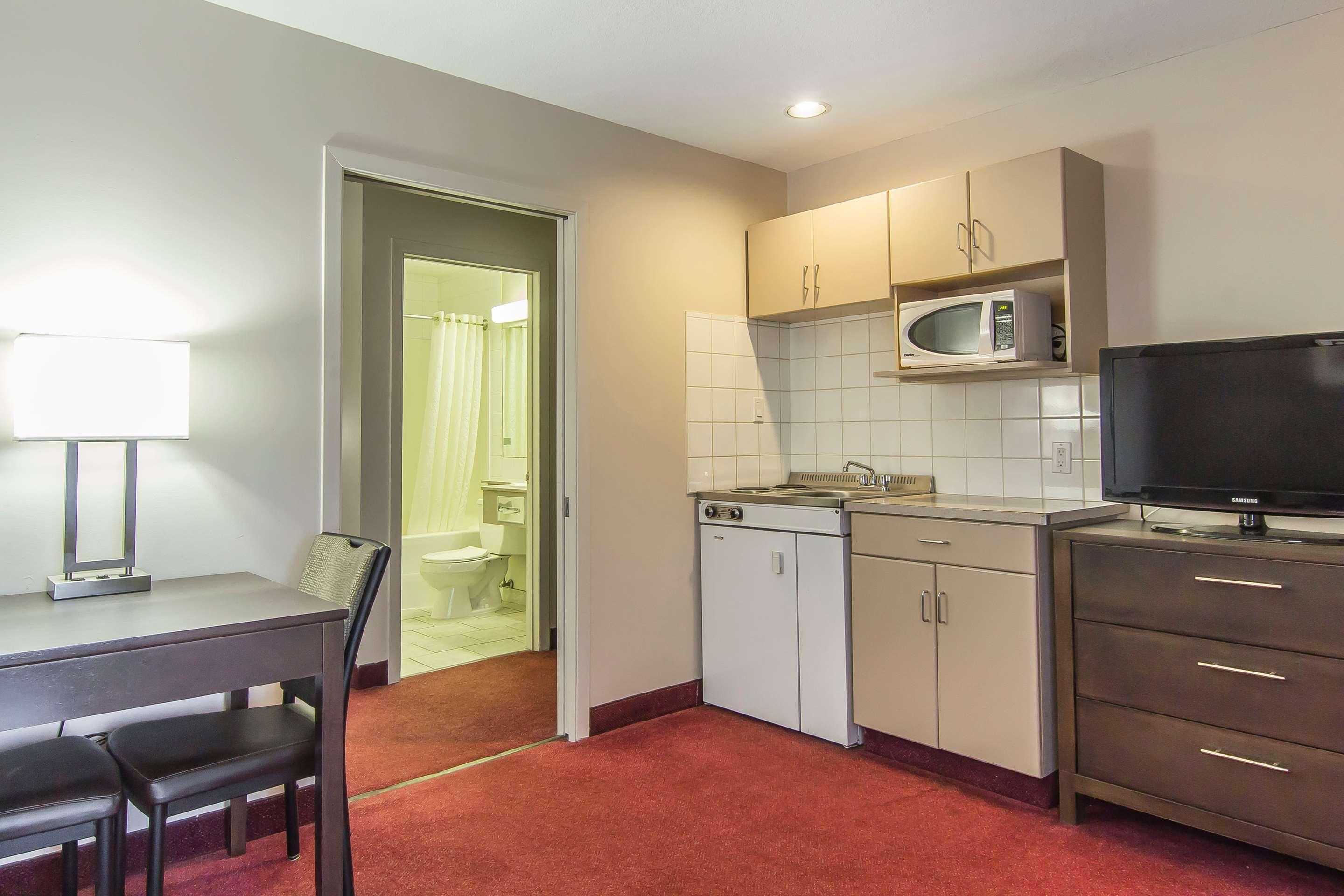 Suite Queen Bed Non Smoking