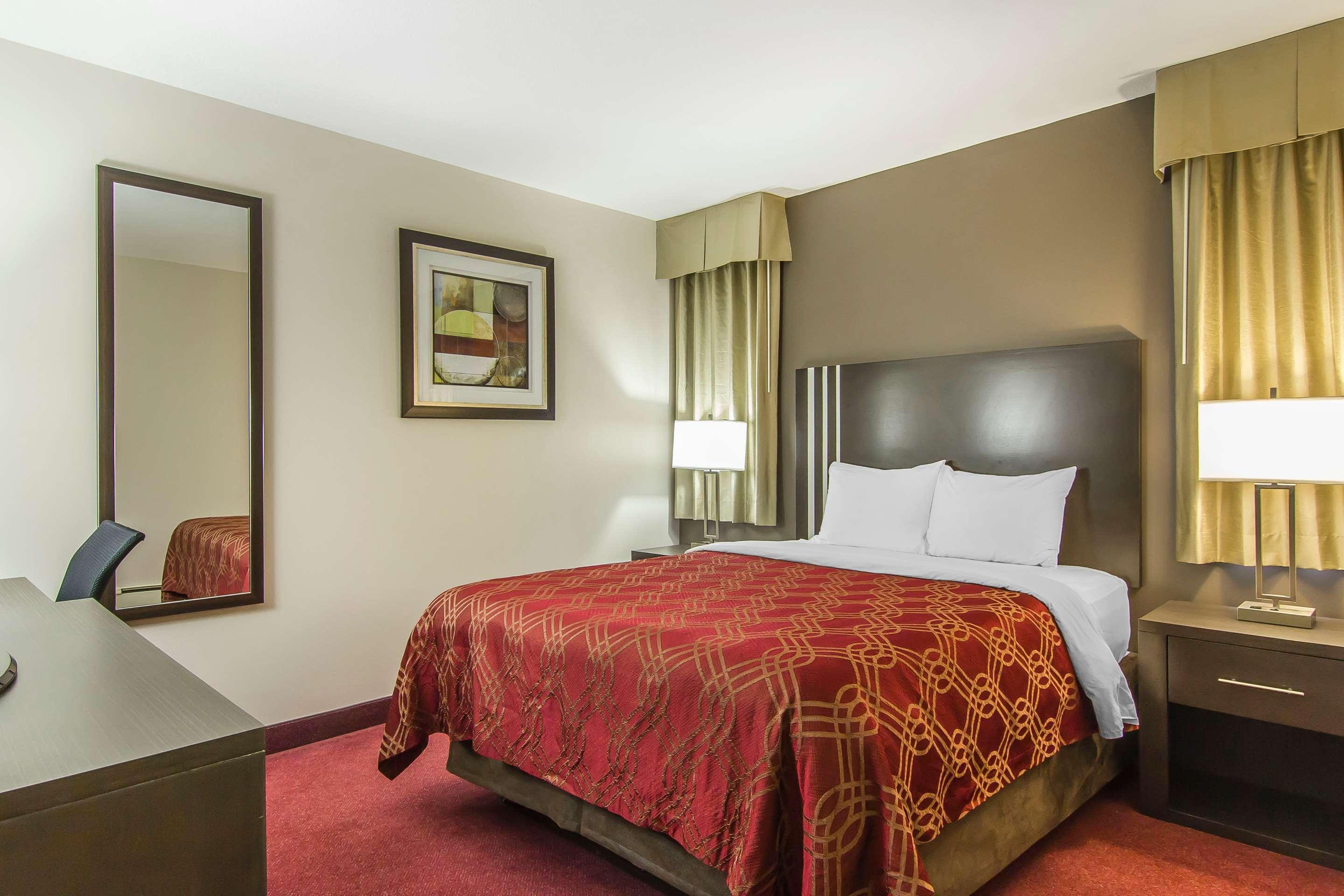 Suite Queen Bed Non Smoking