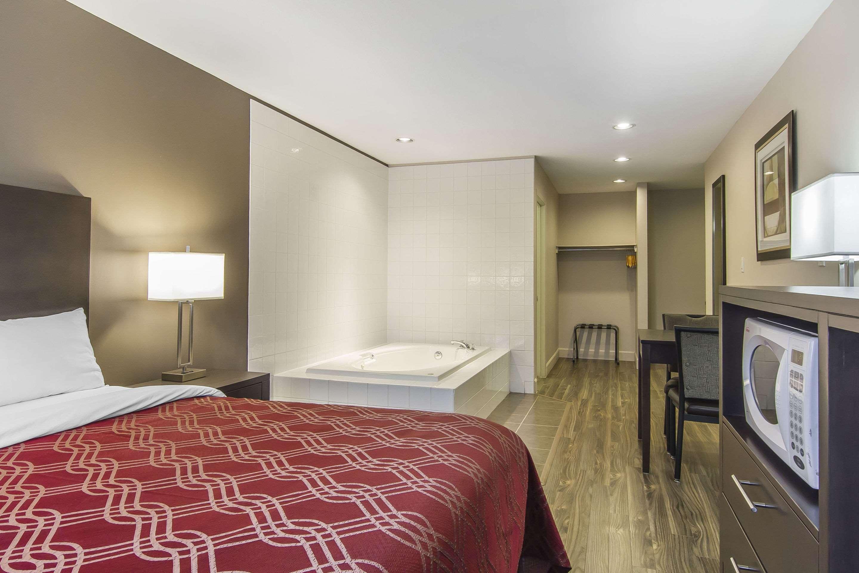 Double King Bed Non Smoking