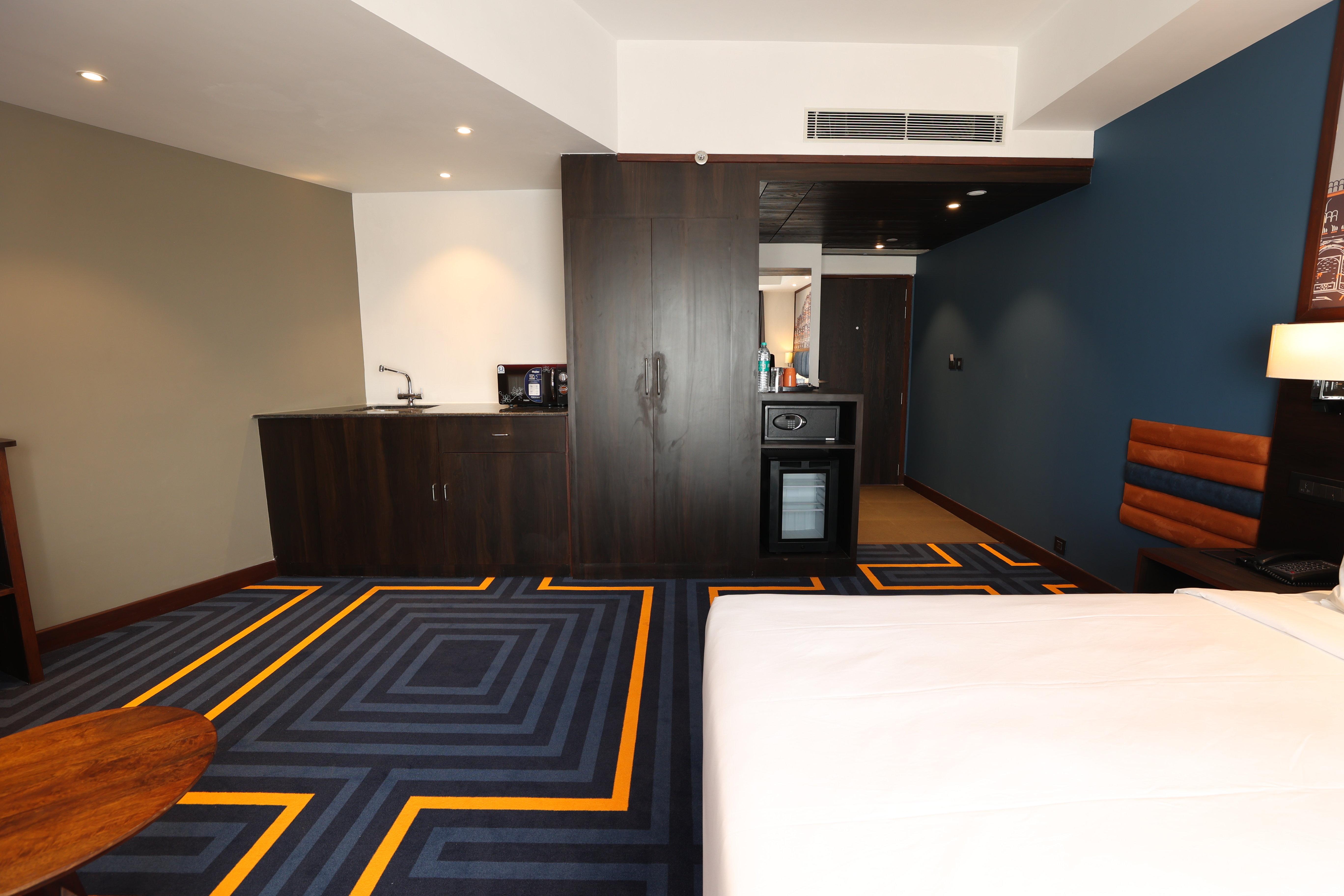 Suite with Kitchenette