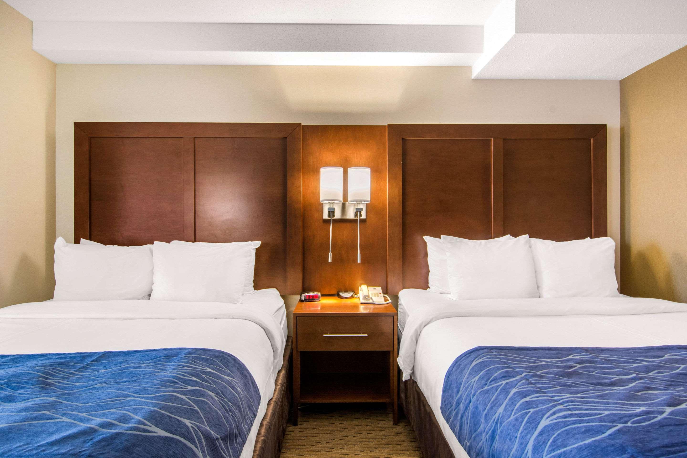 Twin Two Queen Beds Non Smoking