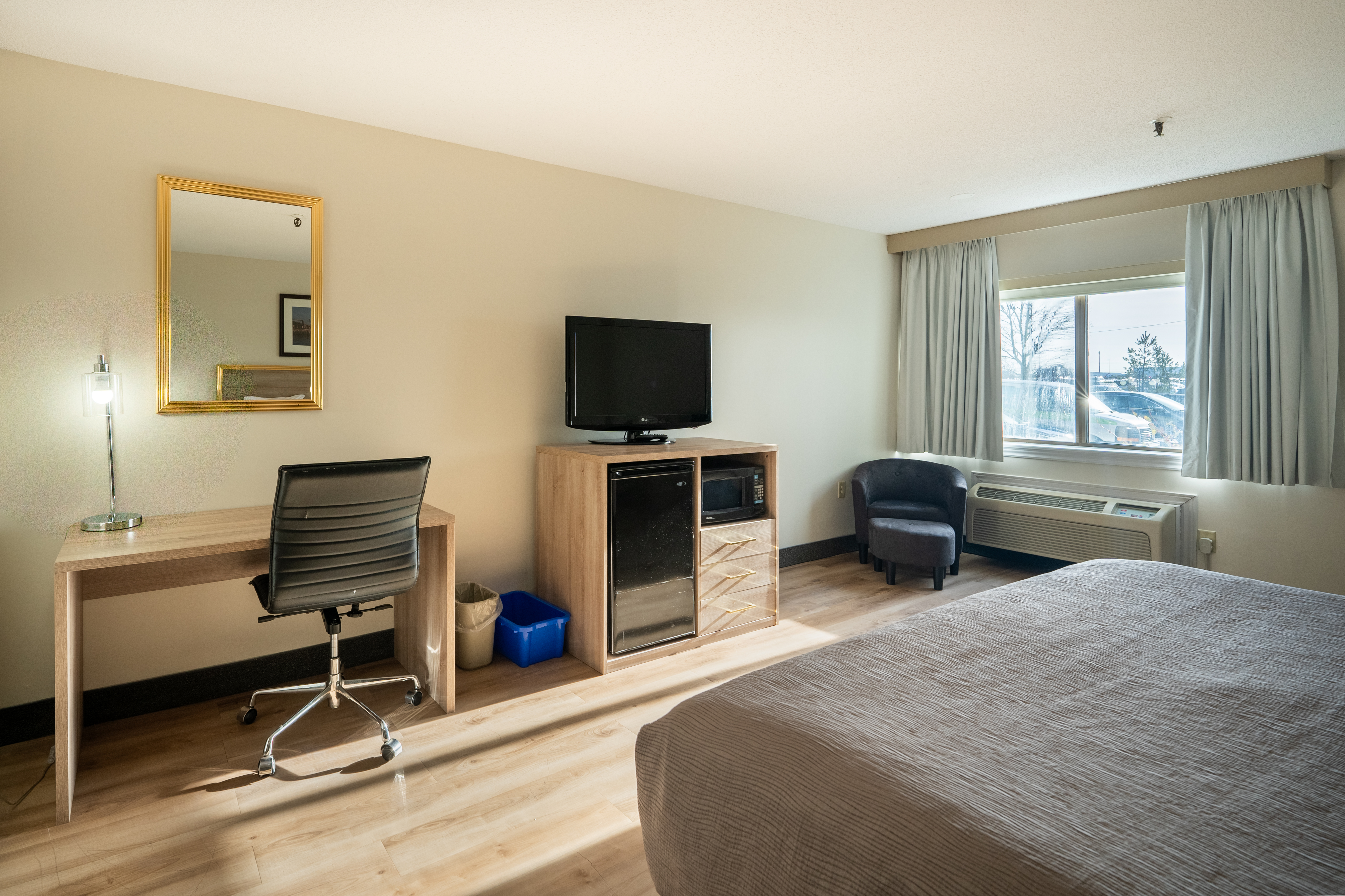 Double Queen Bed Non Smoking