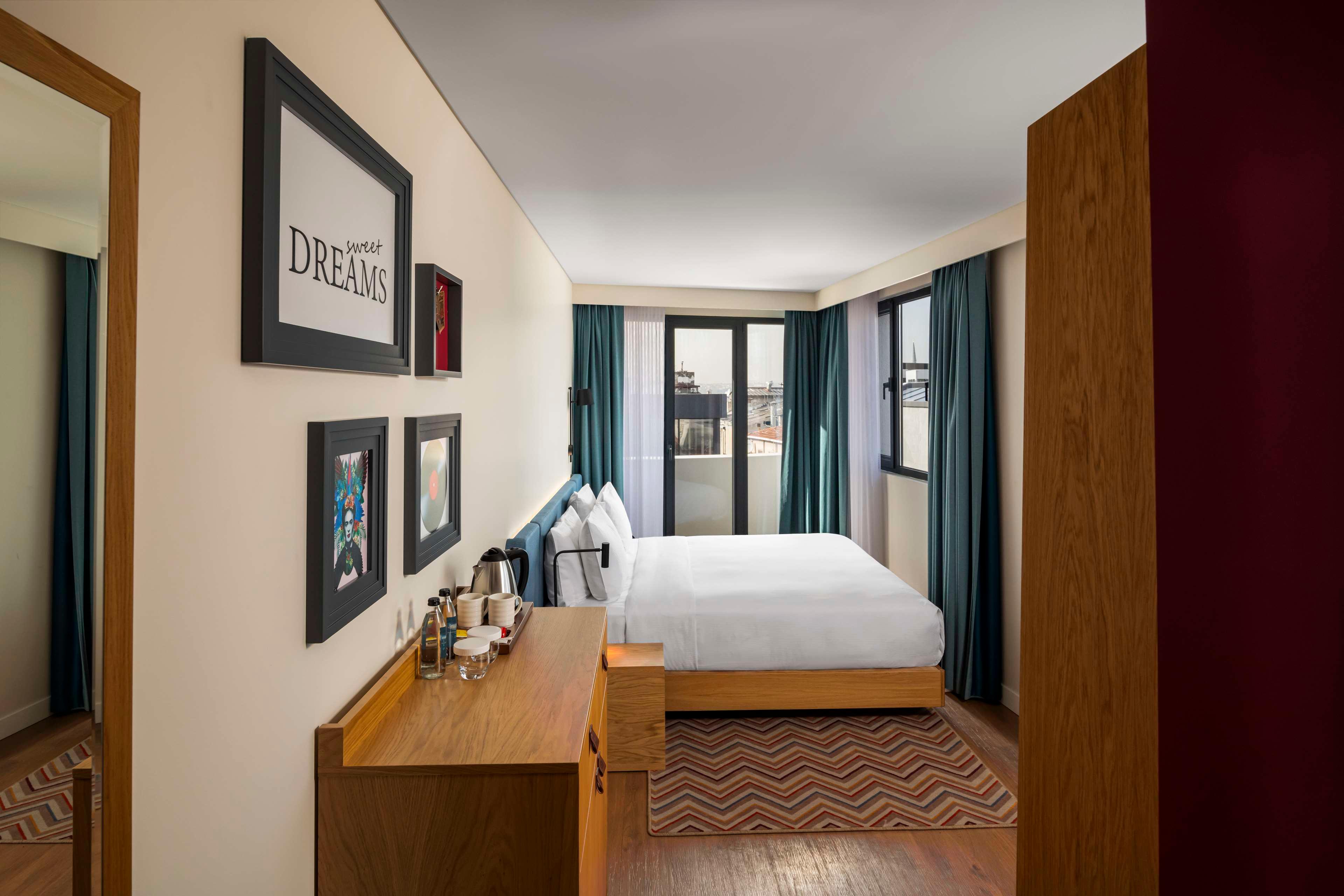 Double King Bed Non Smoking