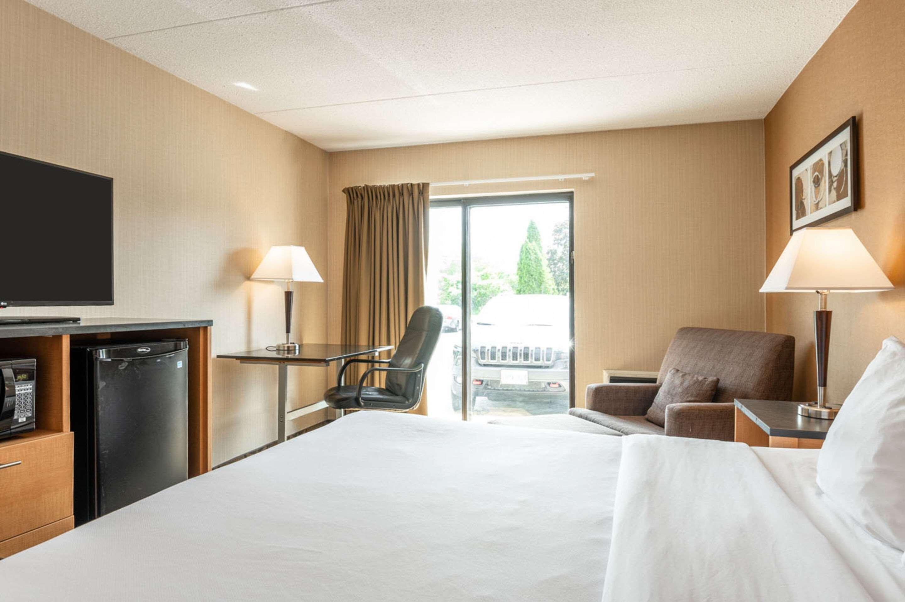 Double Queen Size Bed