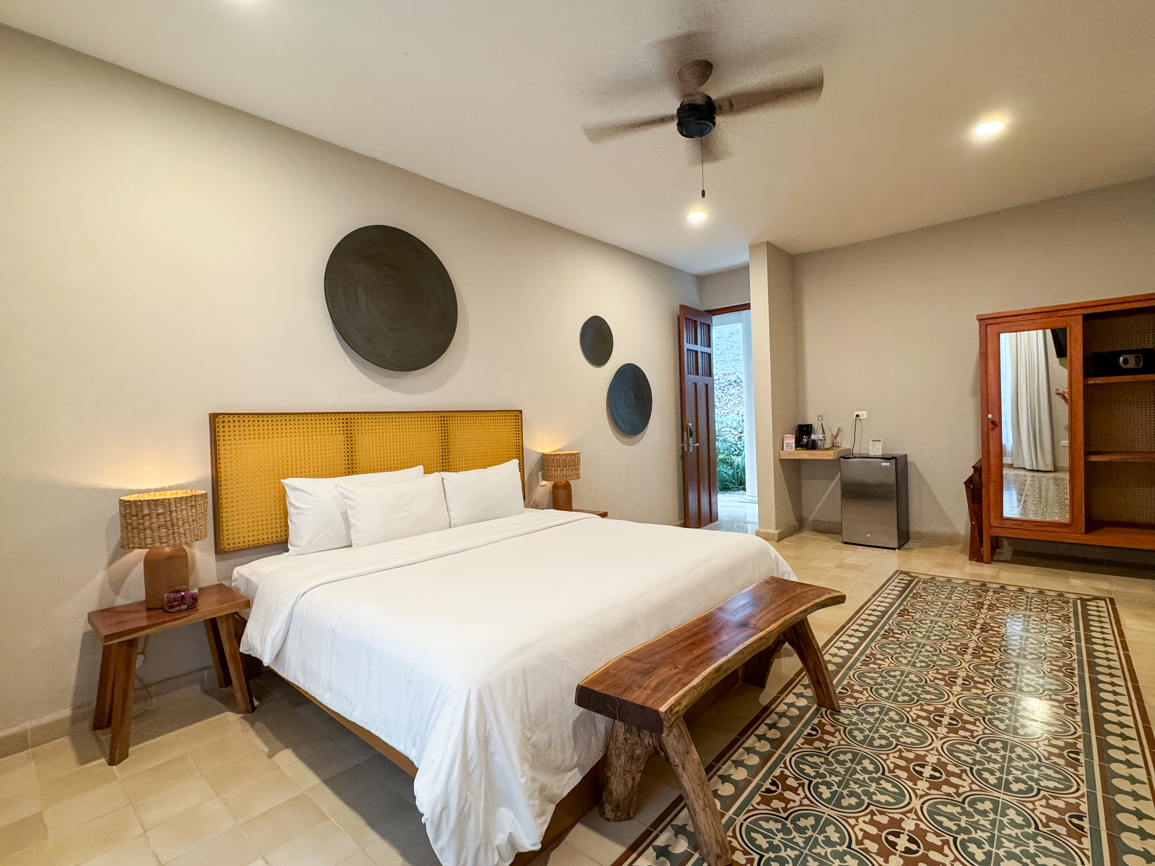 Double Deluxe One Bed