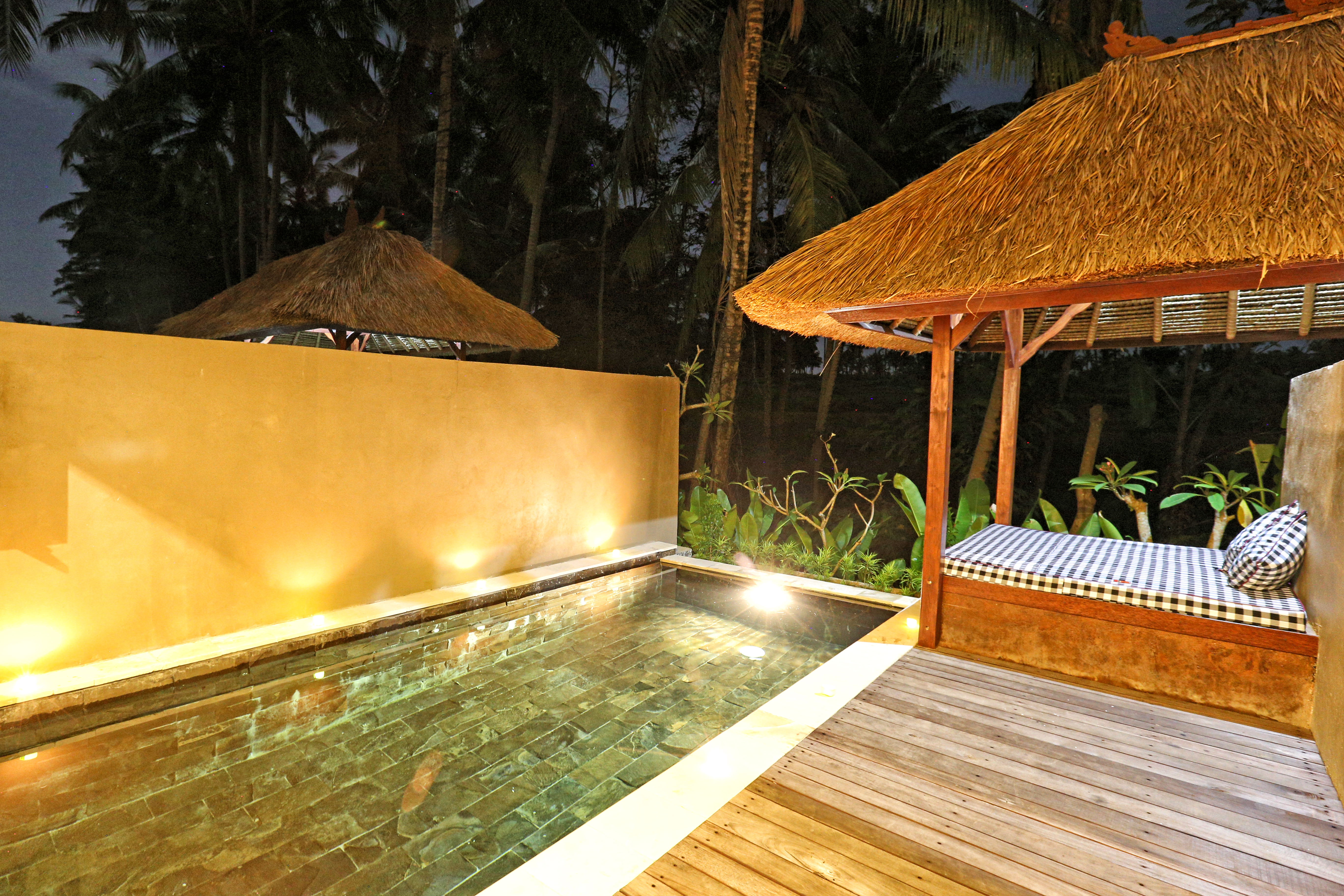 Double or Twin One Bedroom