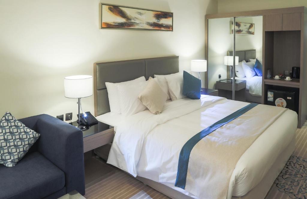 Double Deluxe King Bed