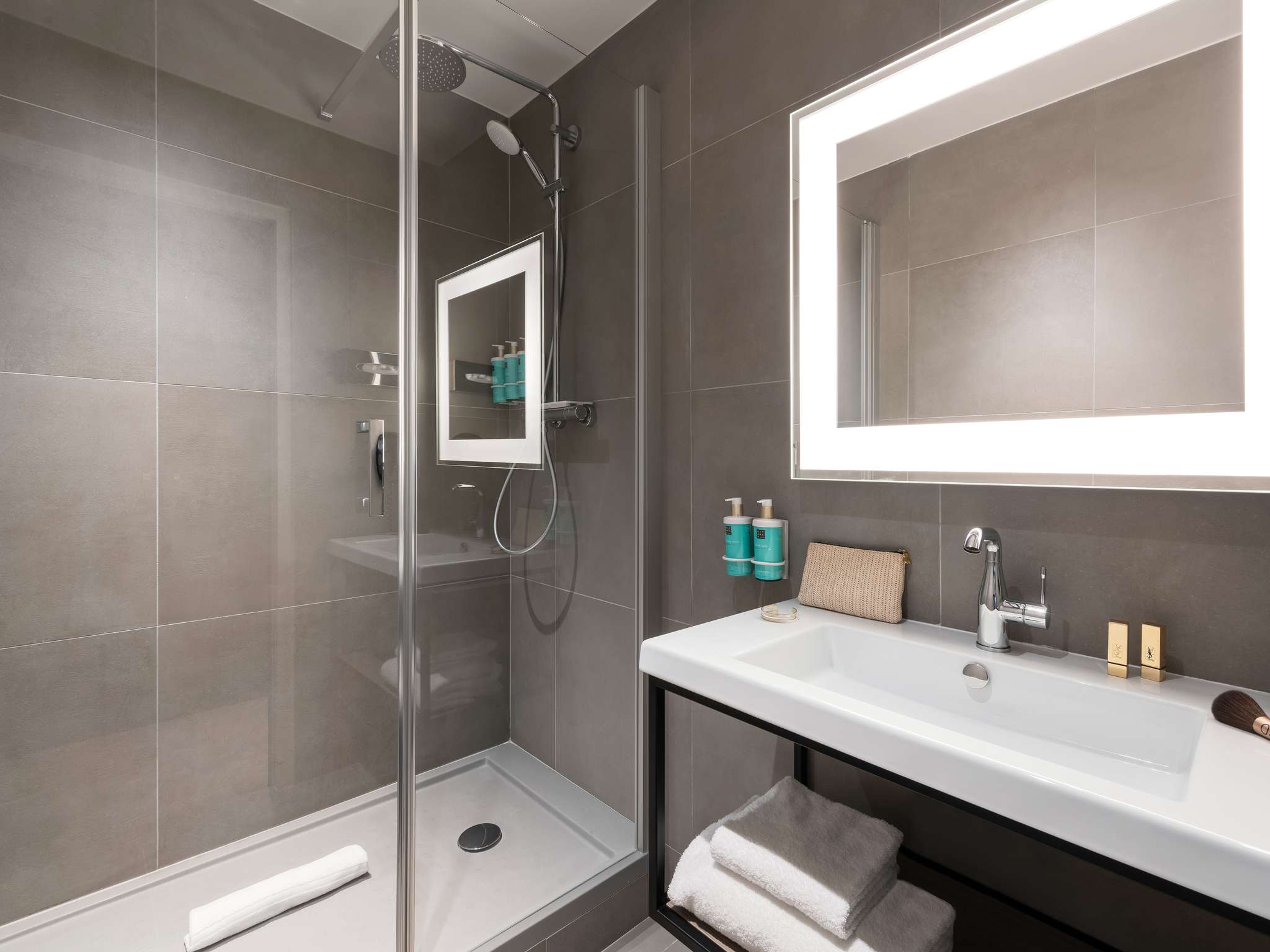 Double Classic King Bed