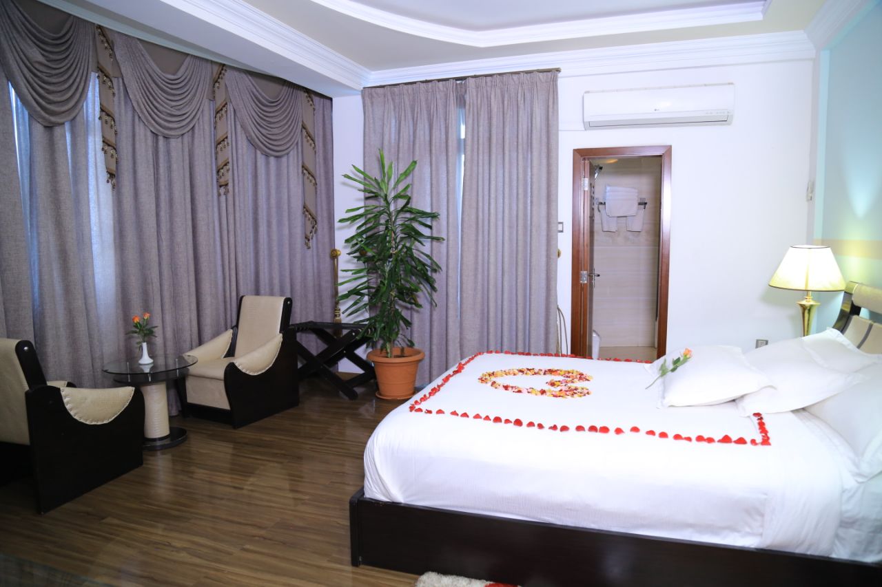 Double Deluxe King Bed