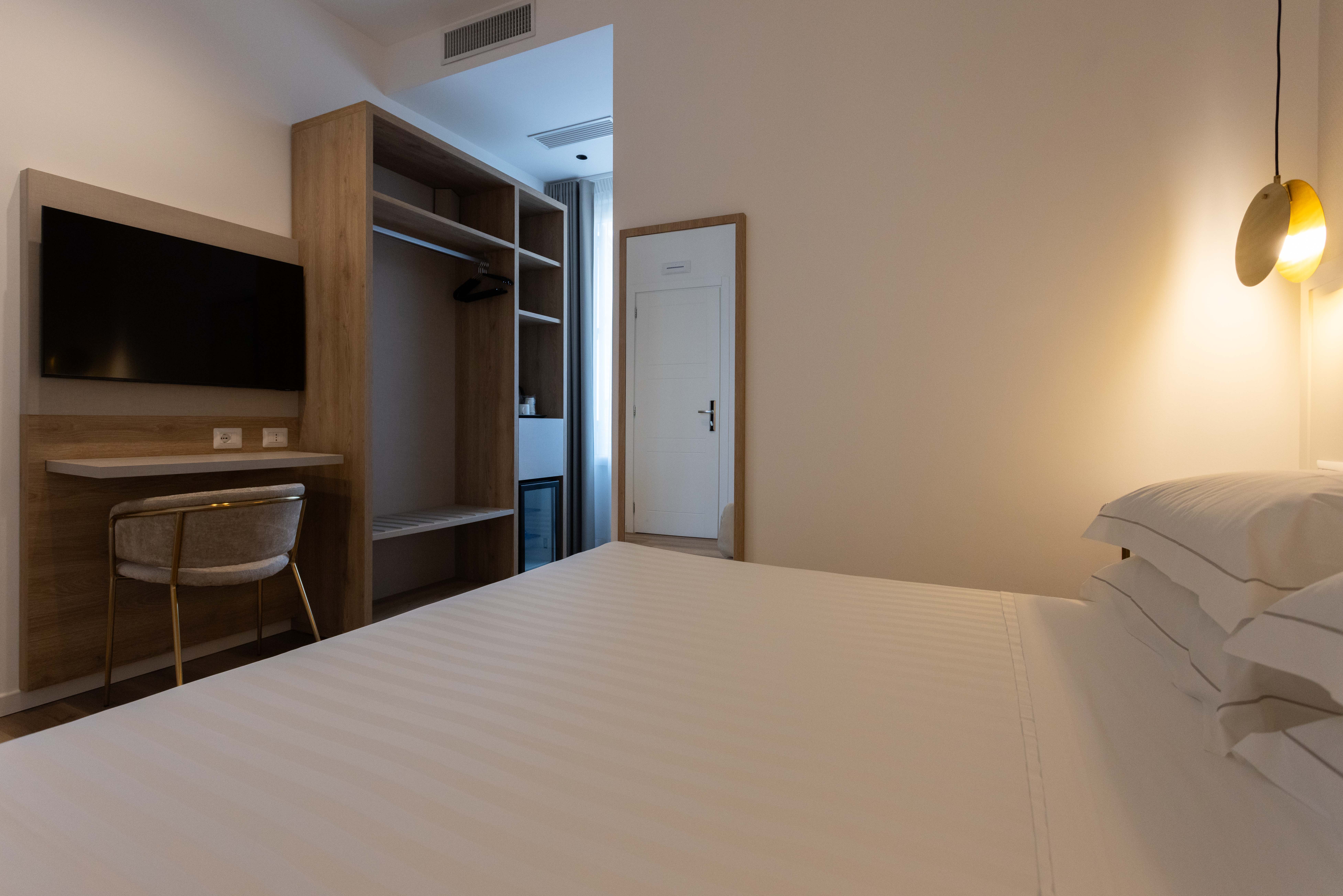 Double or Twin One Bedroom One Bathroom