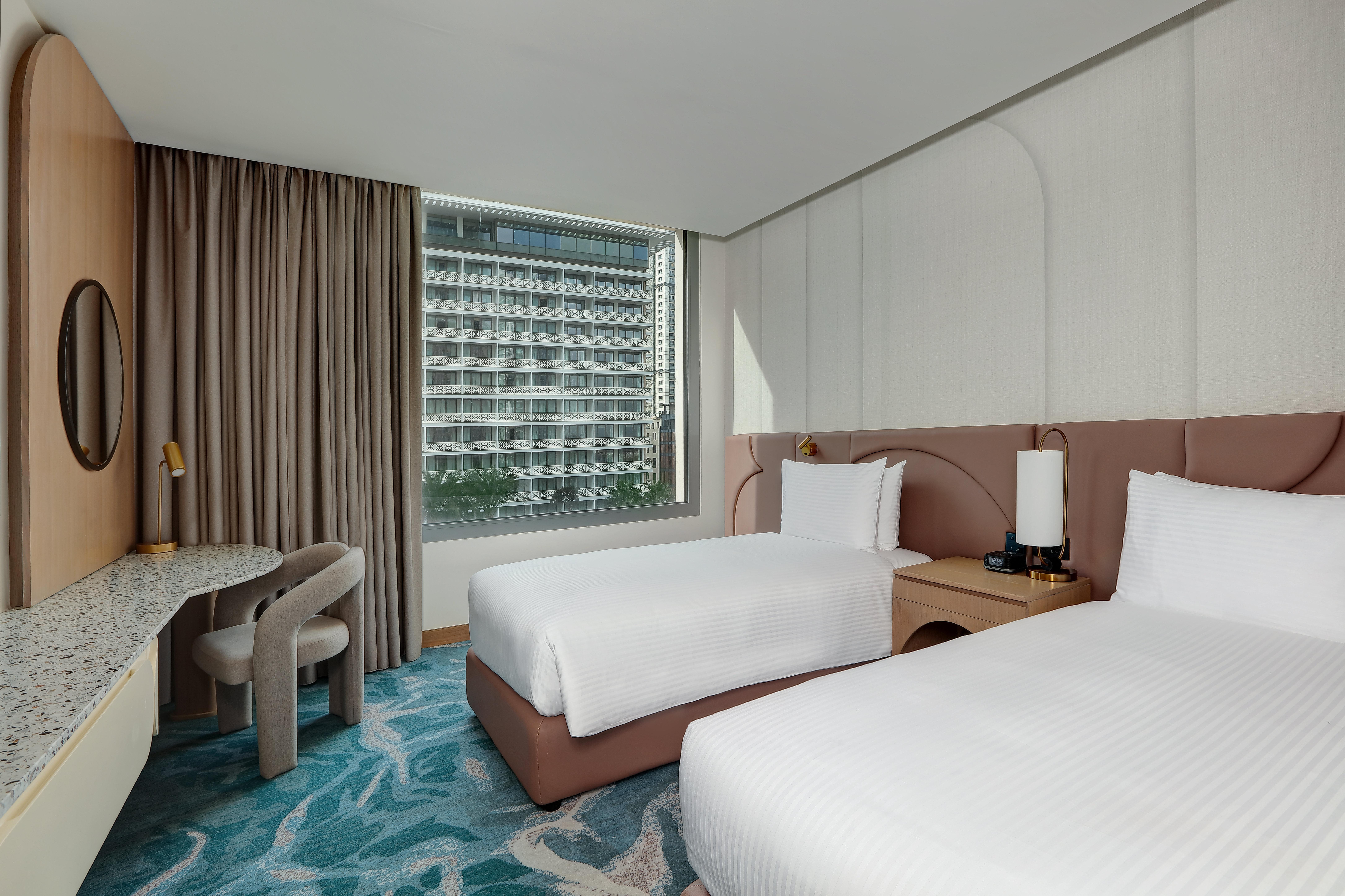 Twin Deluxe City View