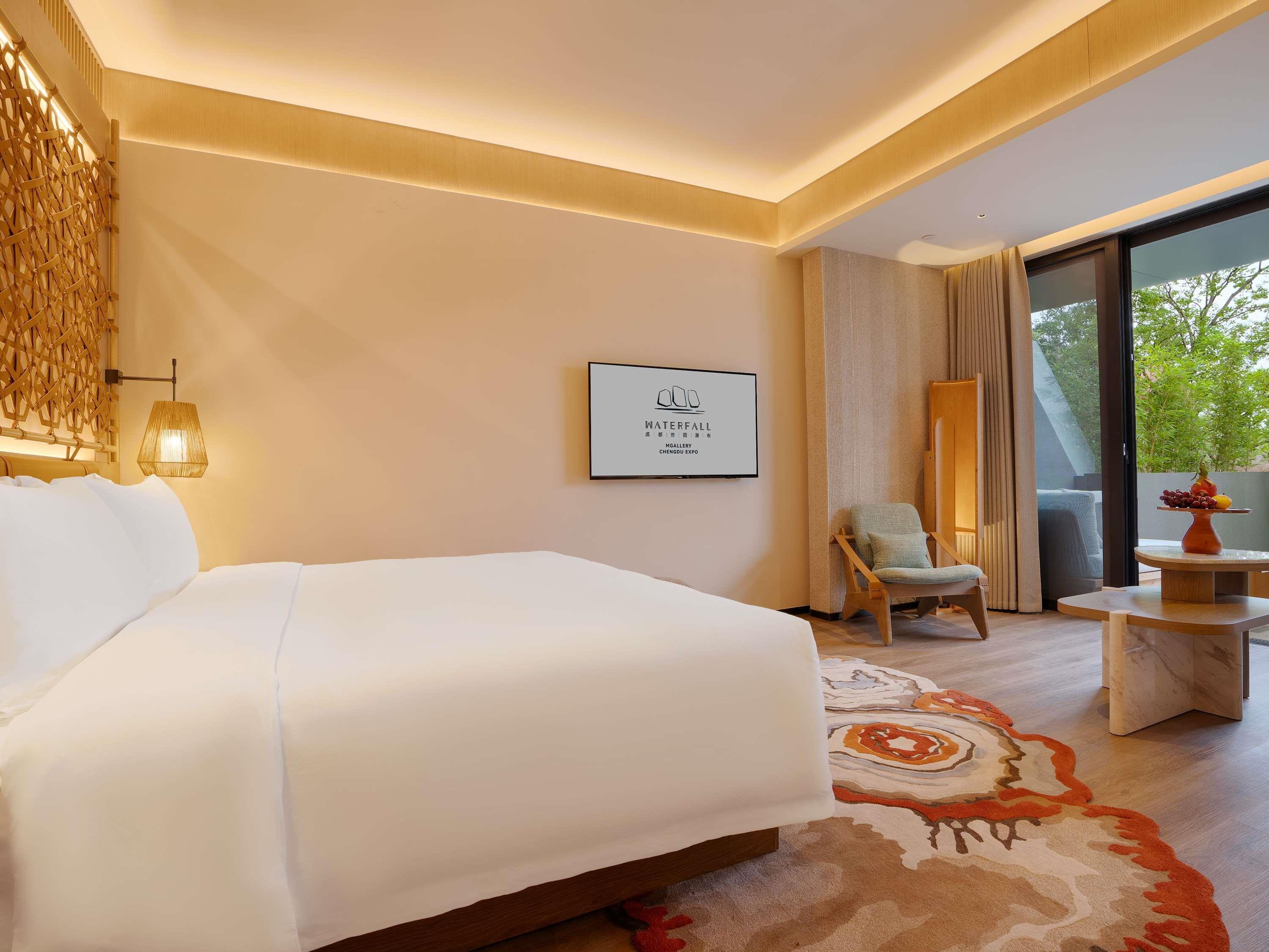 Double Deluxe King Bed