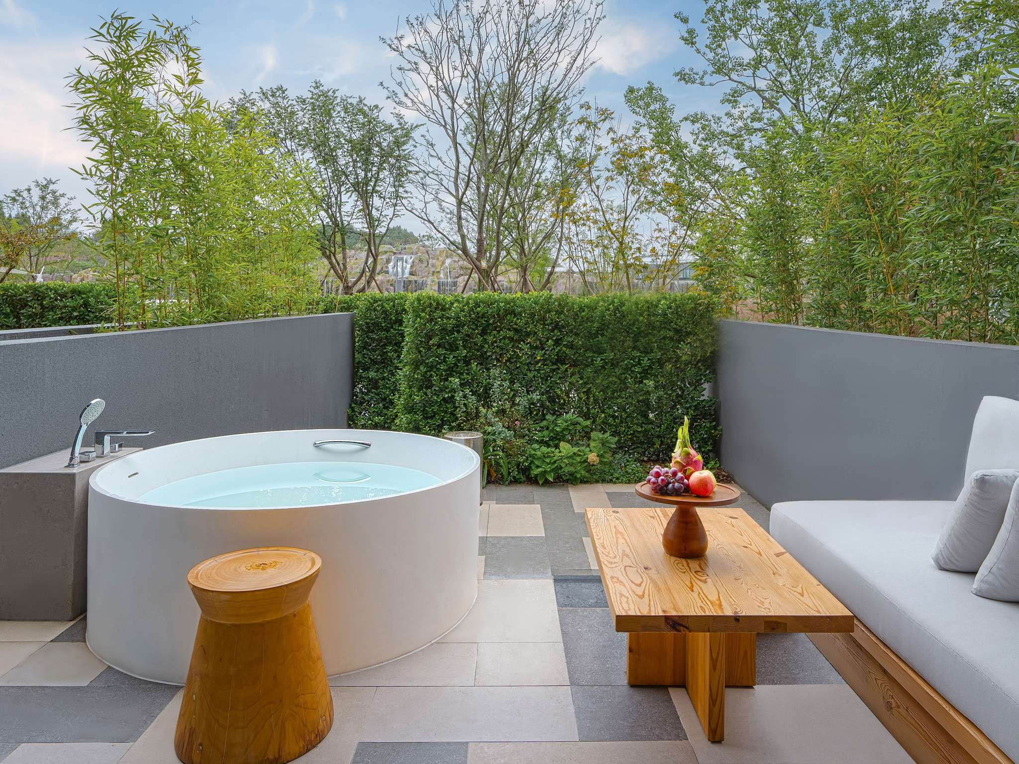 Double Deluxe King Bed