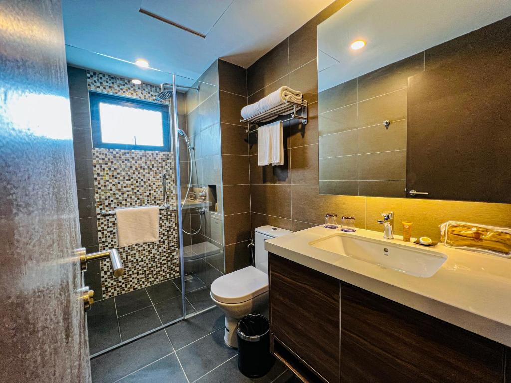 Apartment Three Bedrooms One Bathroom