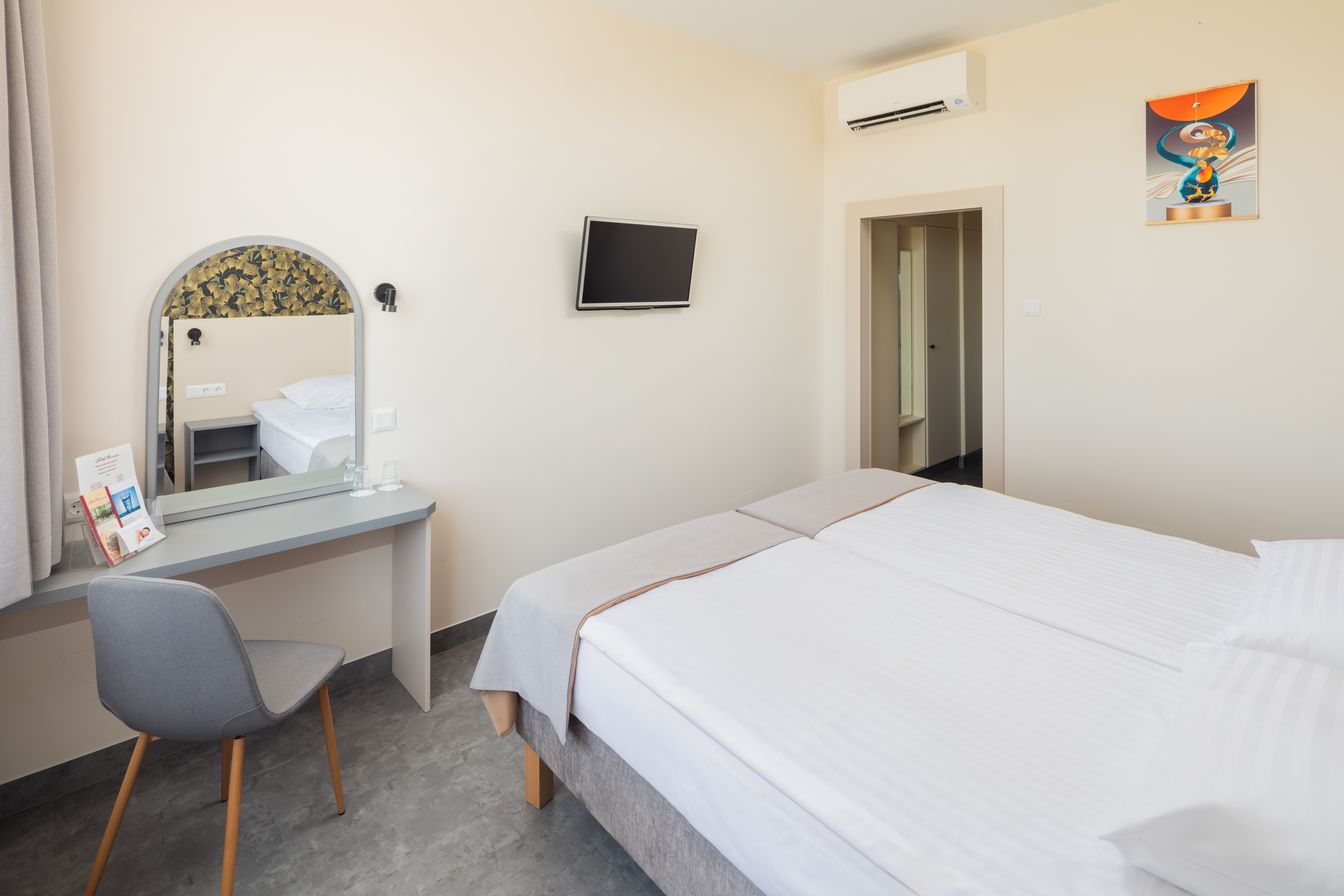 Double or Twin Standard