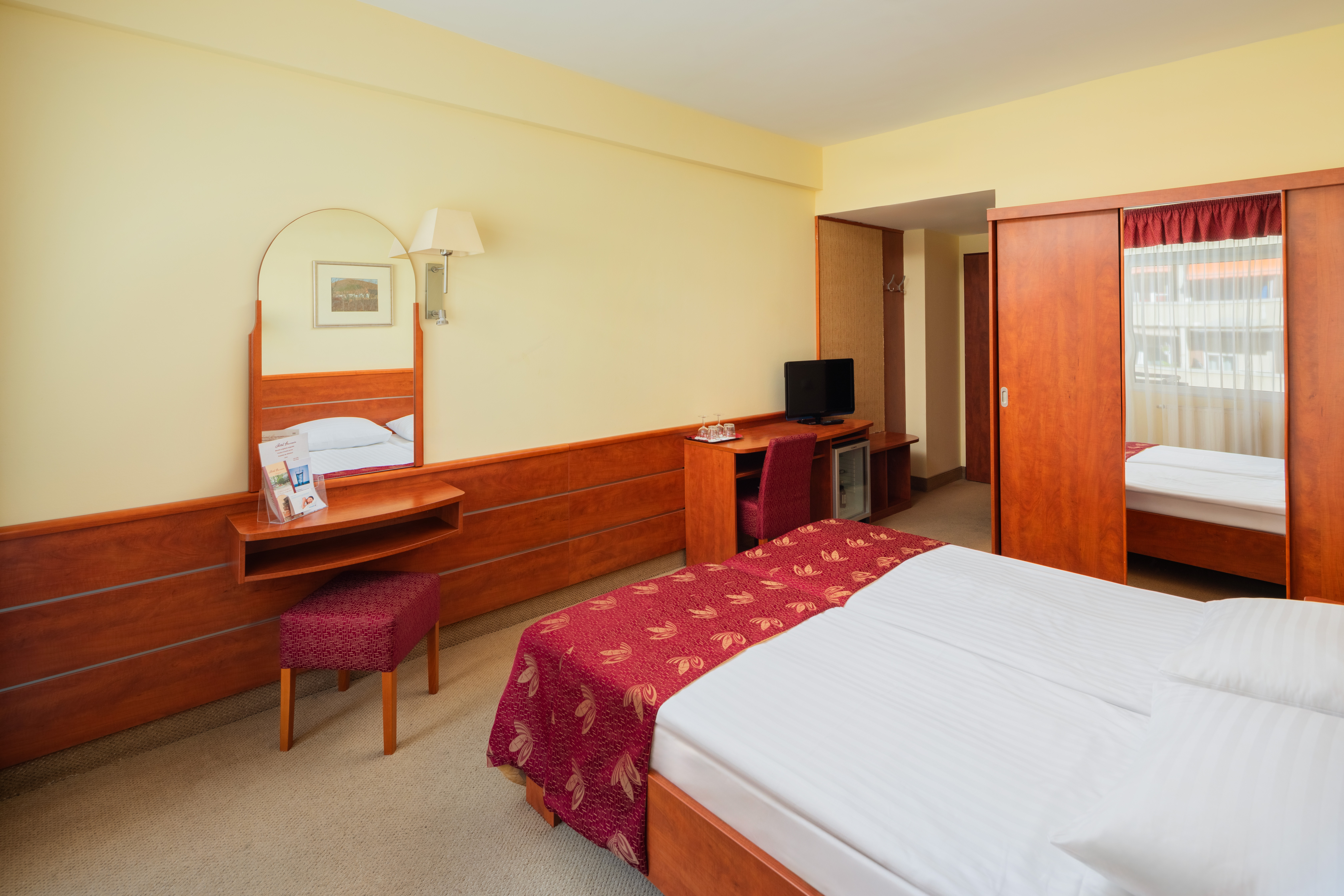 Double or Twin Superior