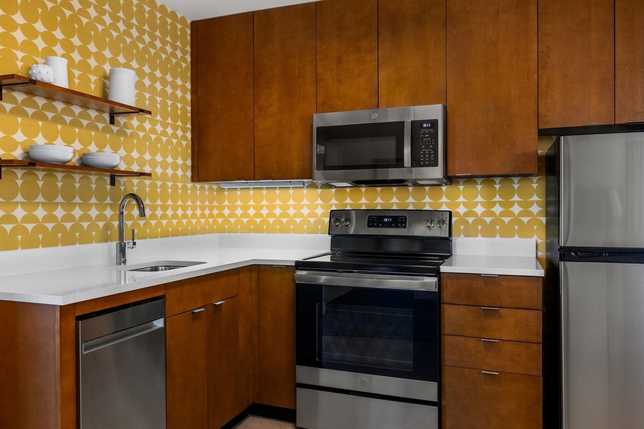 Studio Accessible King Size Bed