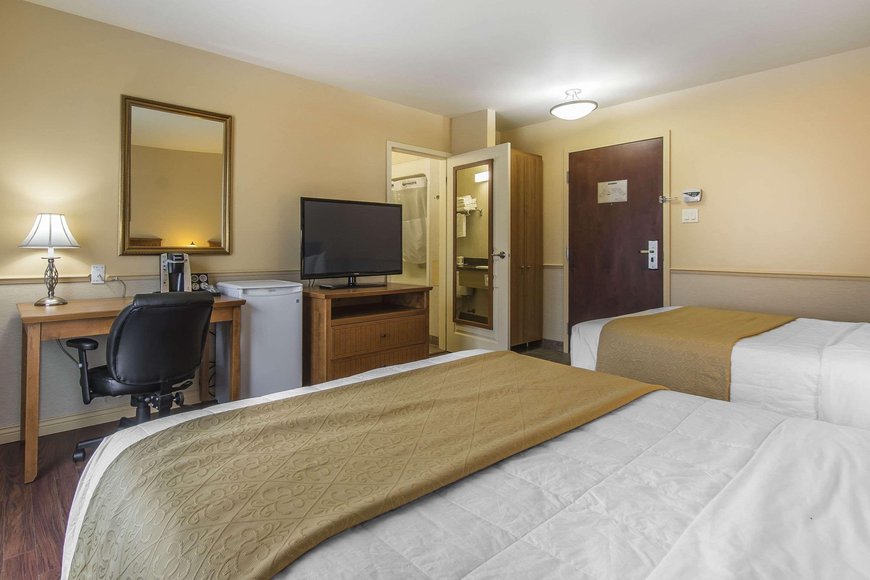 Double Two Queen Beds Non Smoking