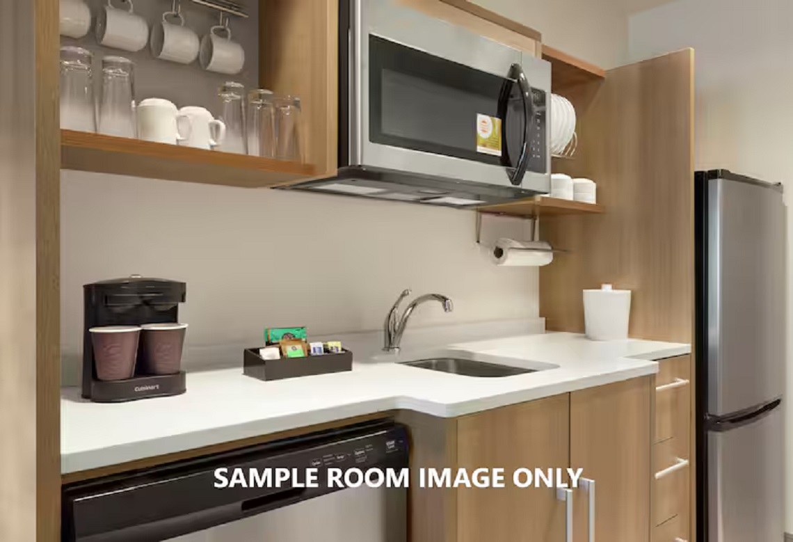 Studio Accessible-queen Size Bed