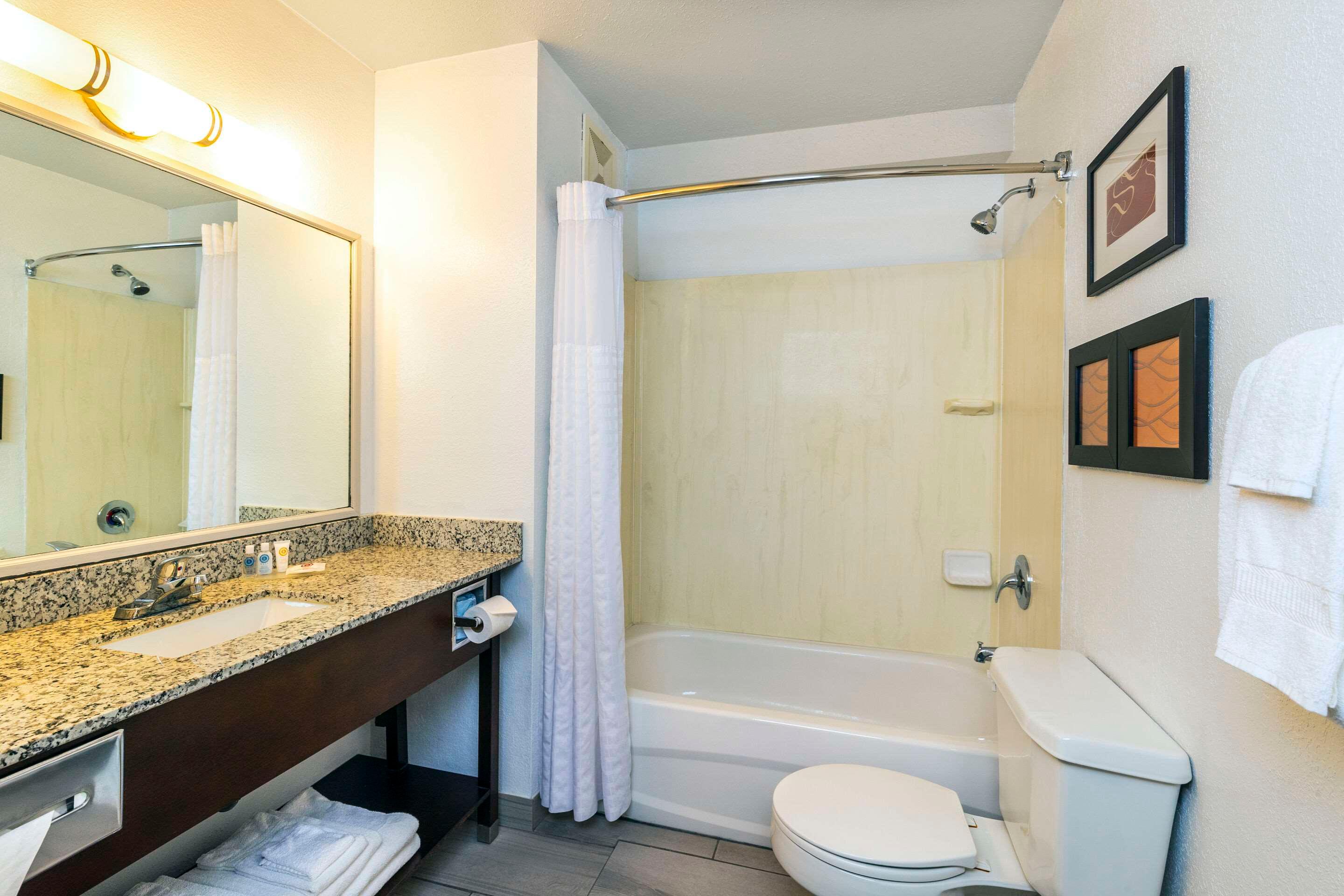 Suite Queen Bed Non Smoking