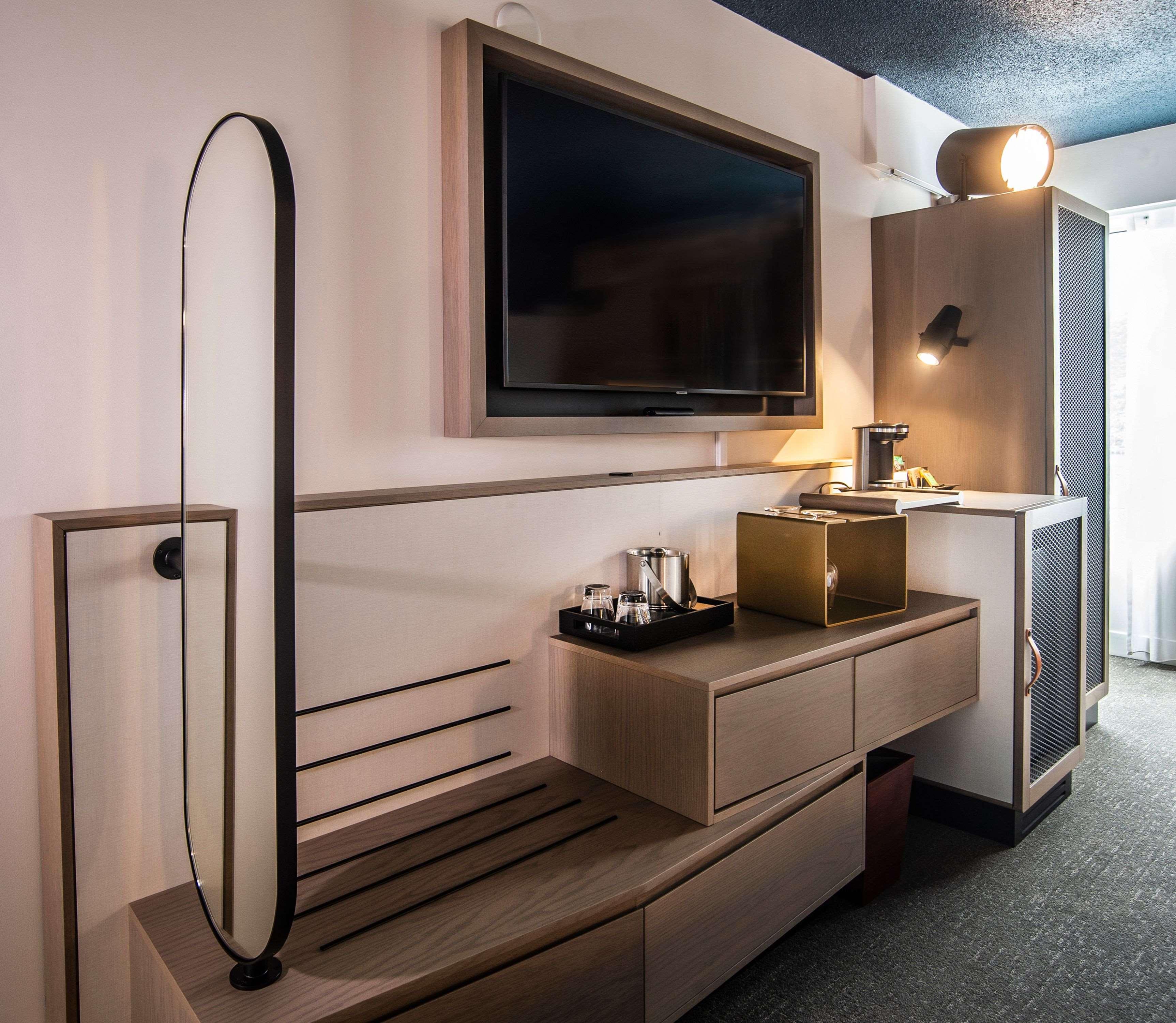 Double City View King Bed