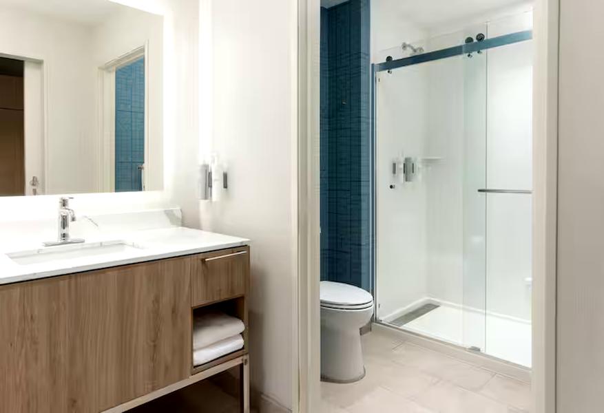 Studio Two Queen Beds