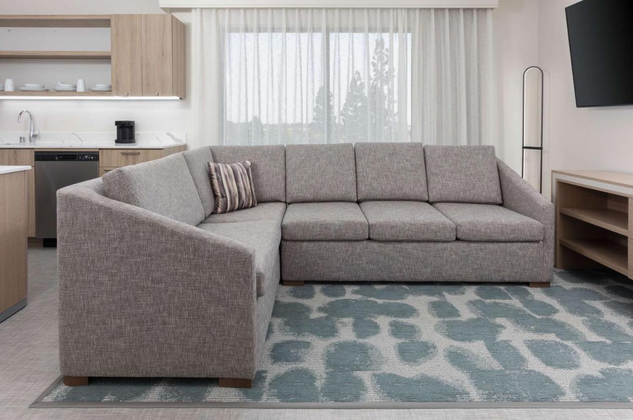 Studio King Size Bed