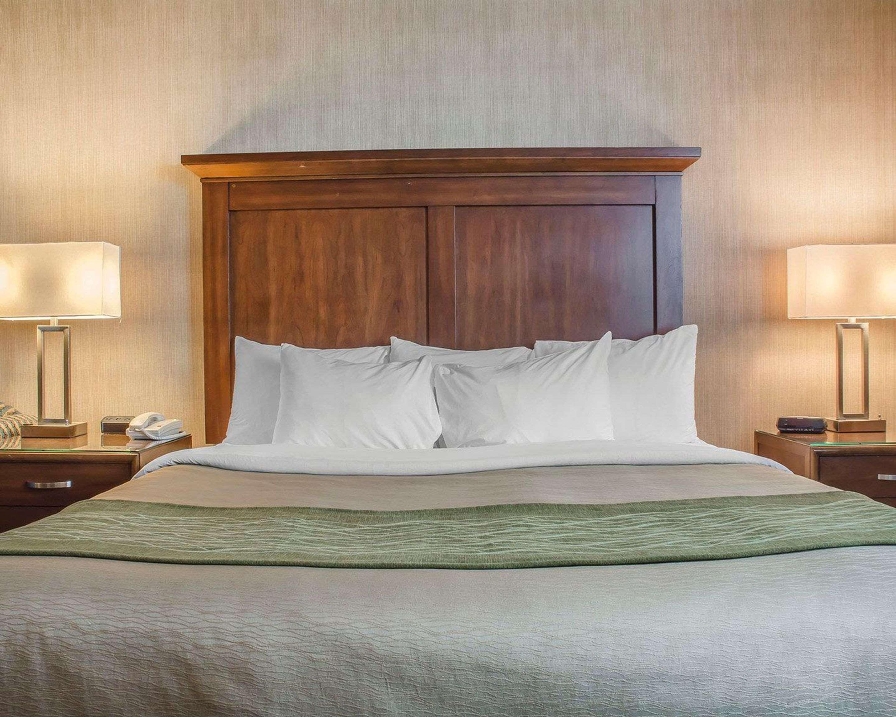 Double King Bed Non Smoking