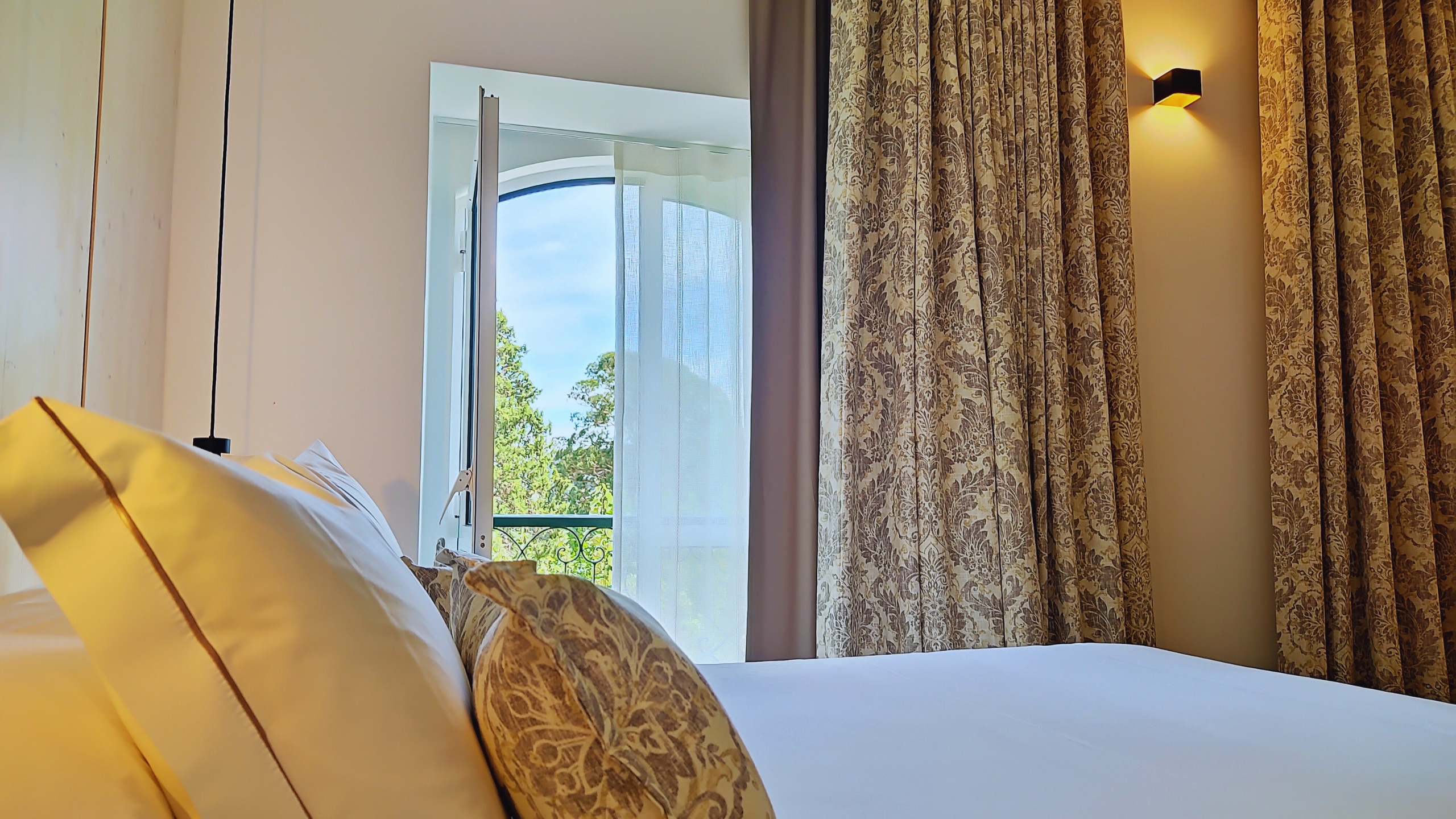 Double or Twin Deluxe