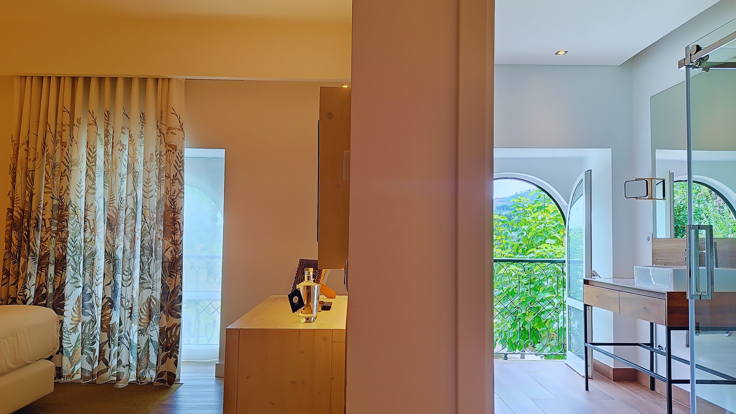 Double or Twin Deluxe