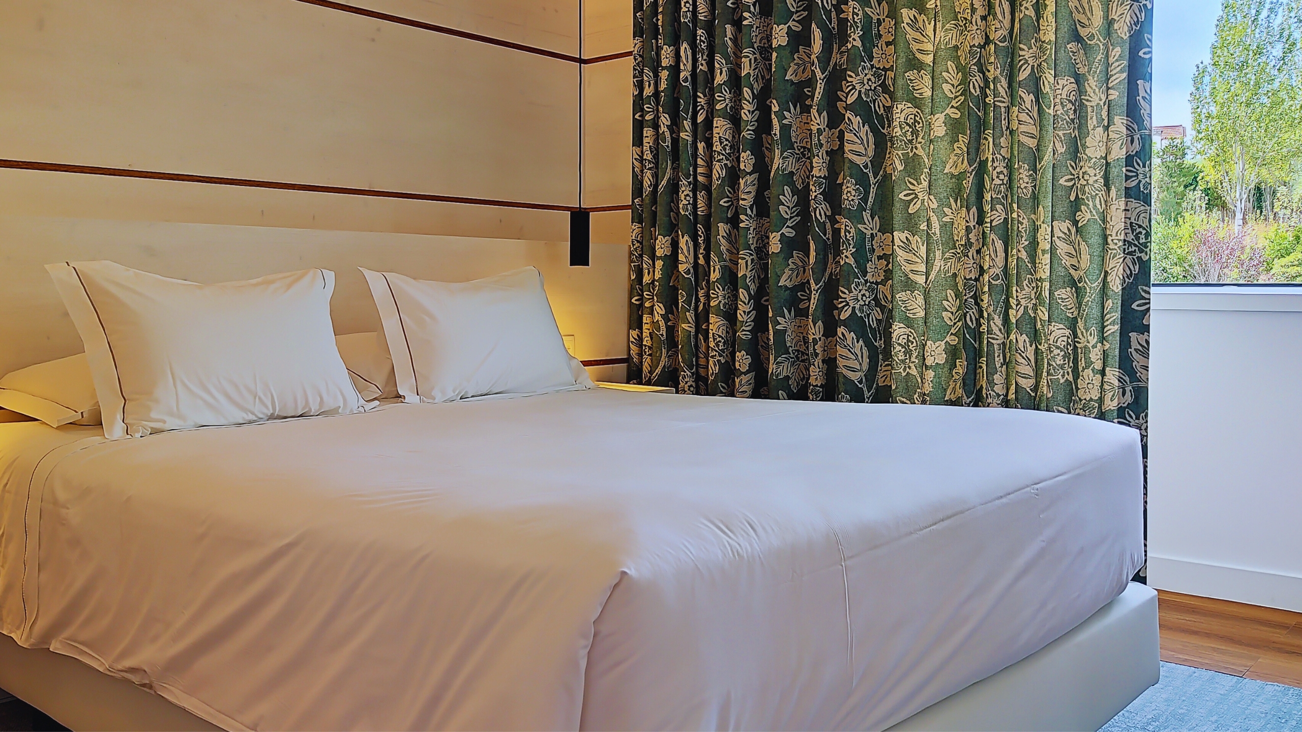 Double or Twin Deluxe