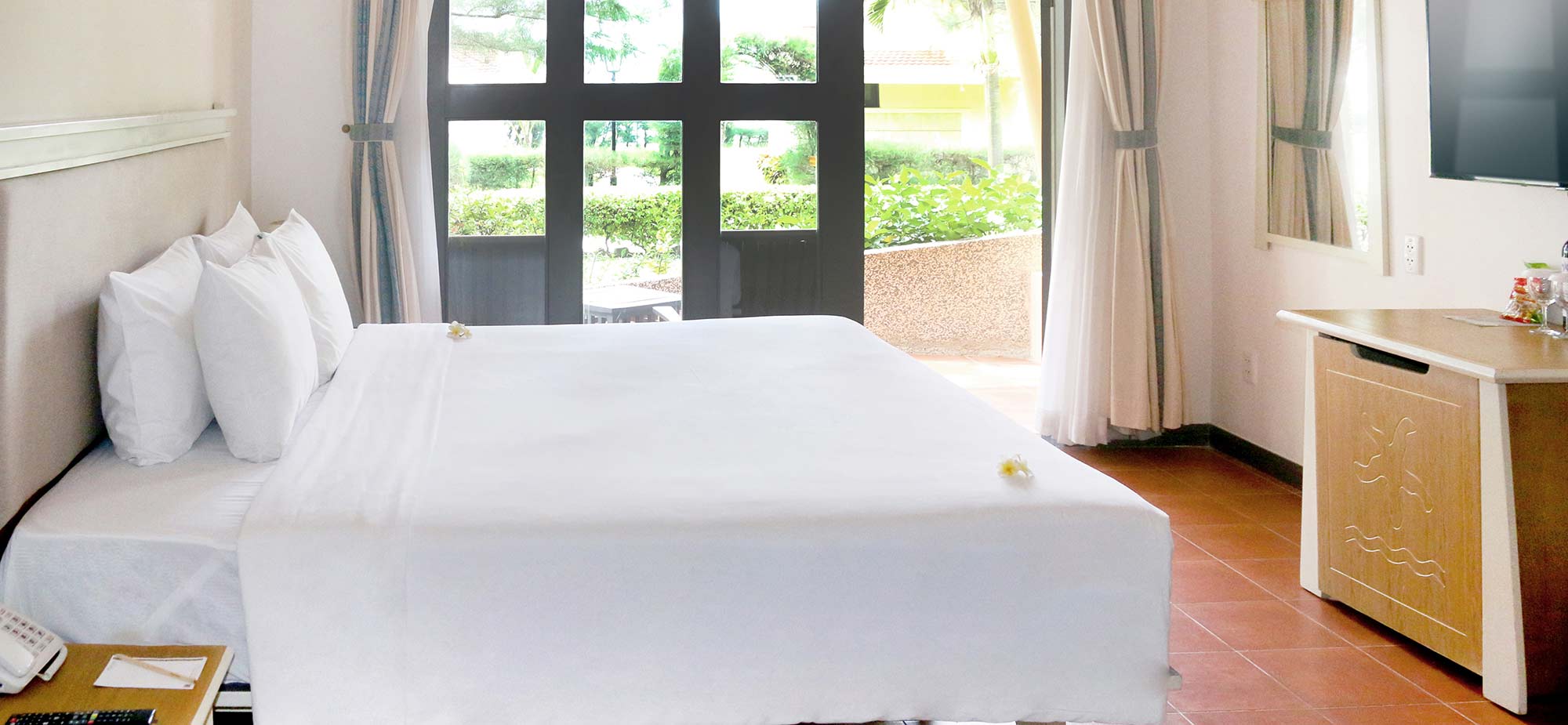 Bungalow Garden View