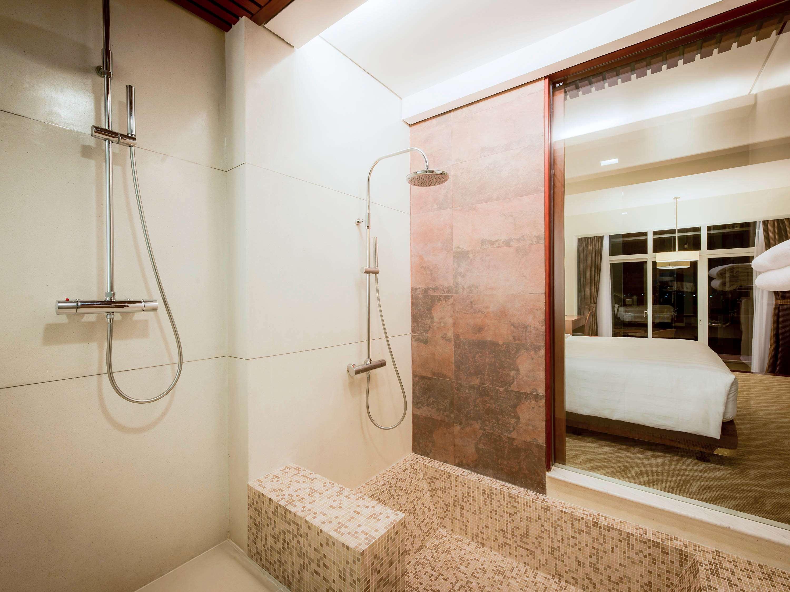 Junior Suite Ocean View King Bed