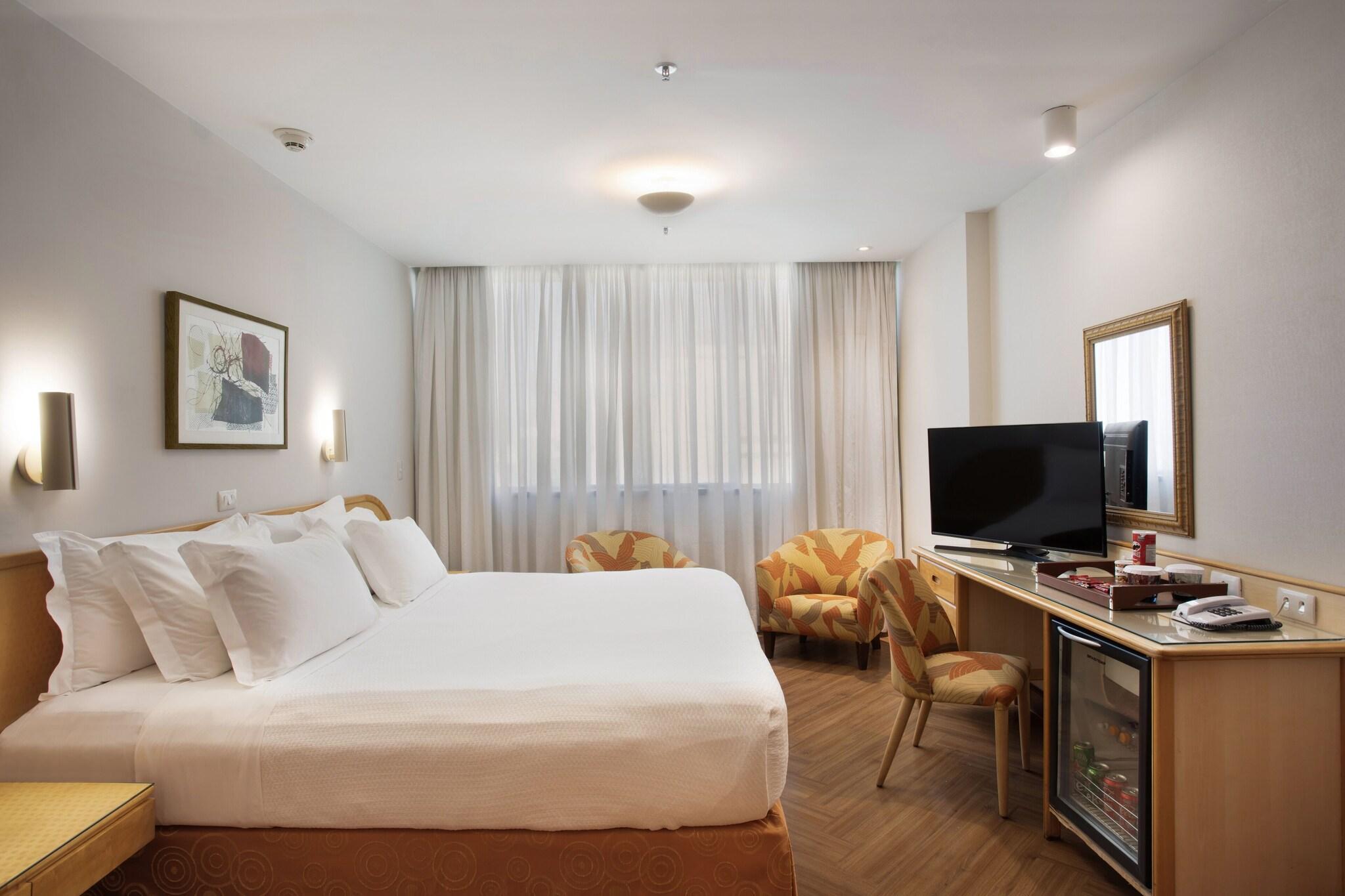 Junior Suite King Size Bed