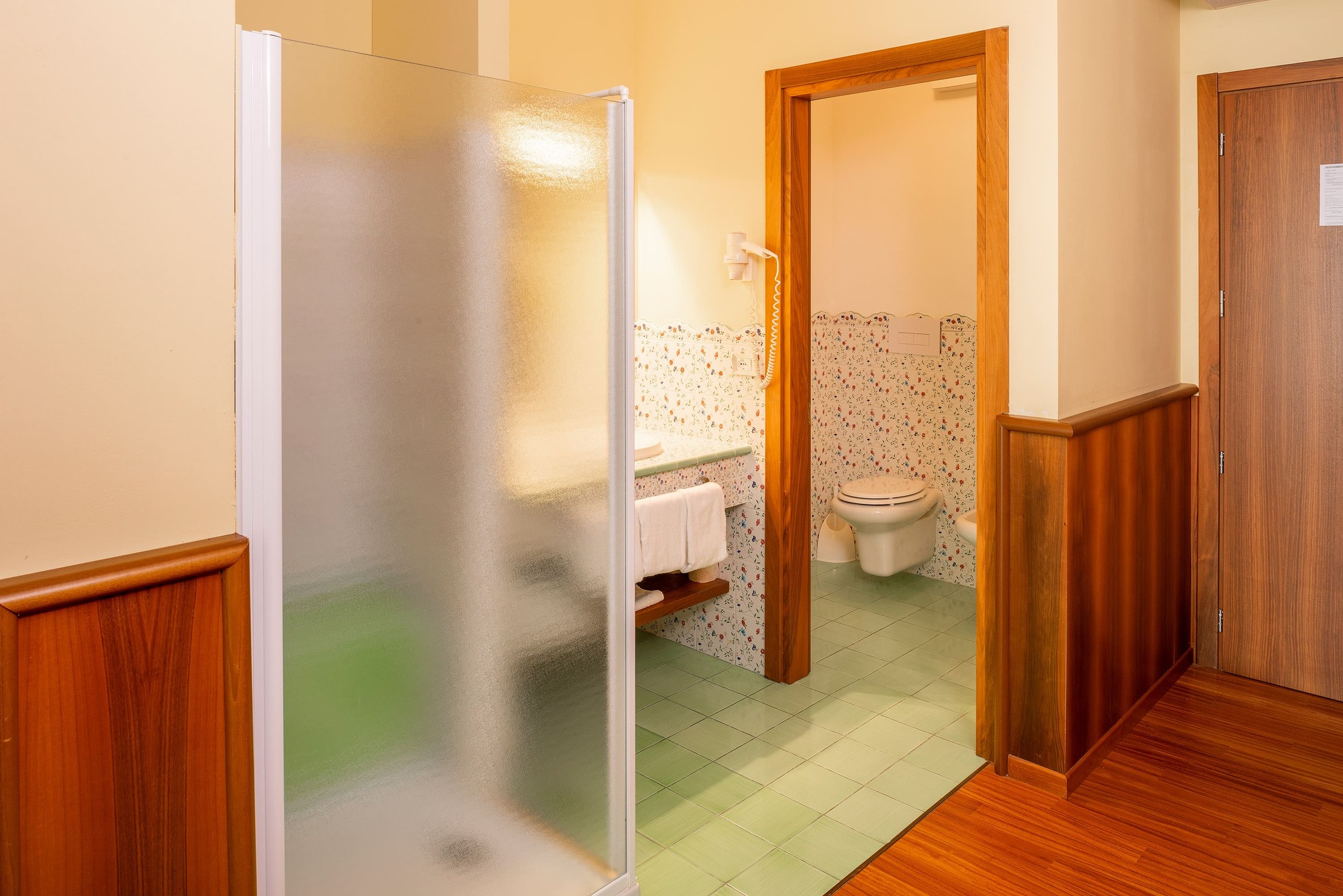 Twin Deluxe Lake View