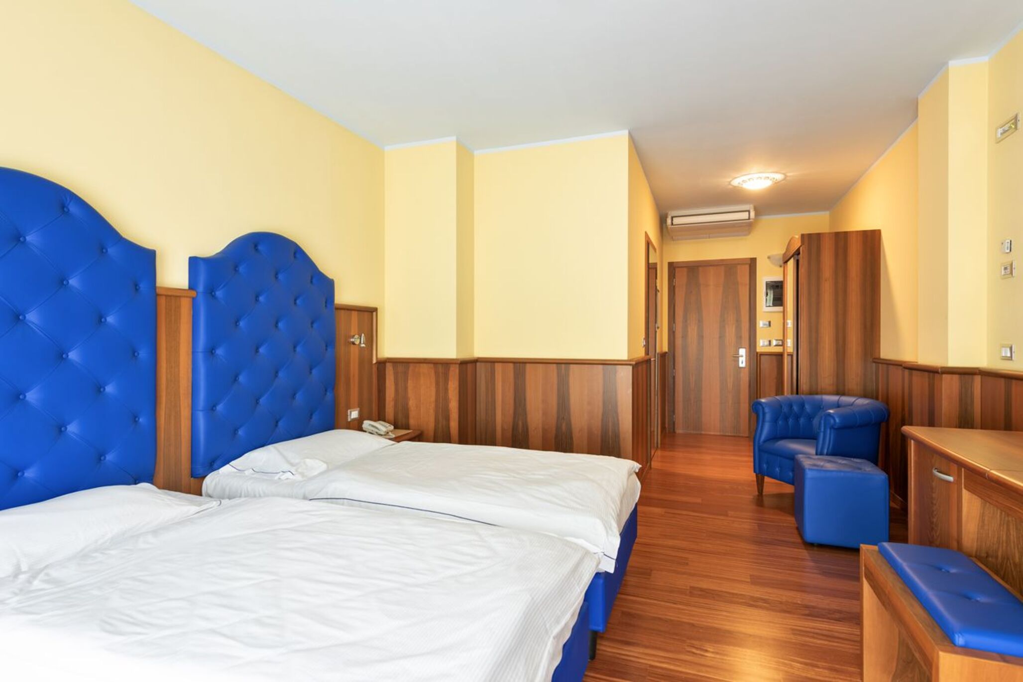 Twin Deluxe Lake View