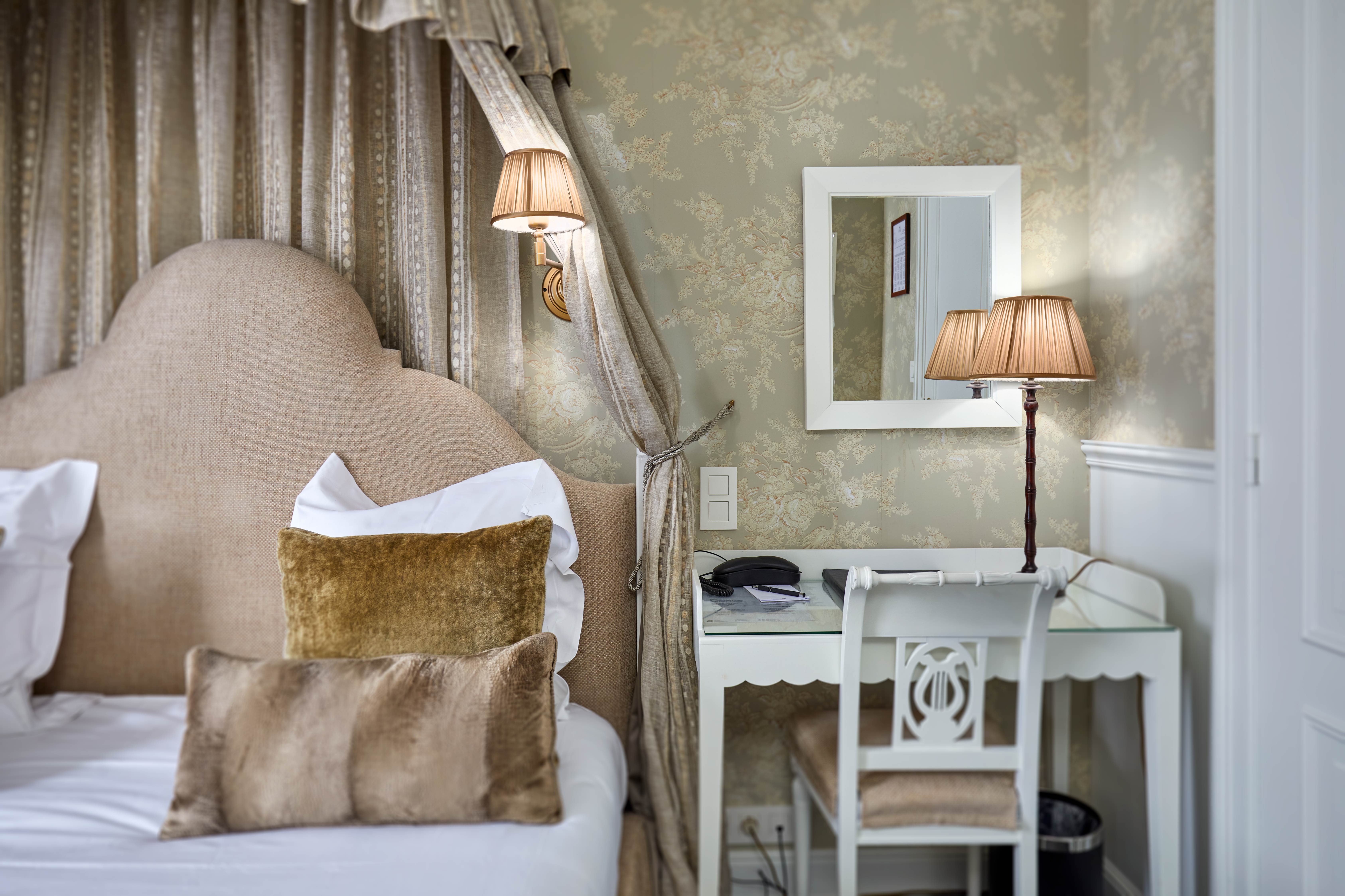 Double or Twin Standard